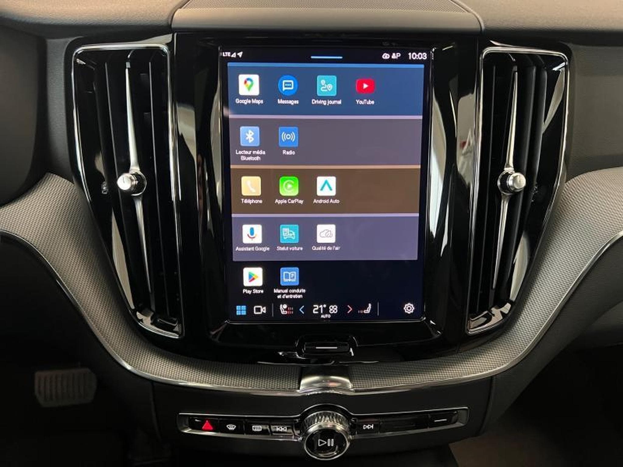 Volvo XC60 Black Edition (2025) - Photo 10