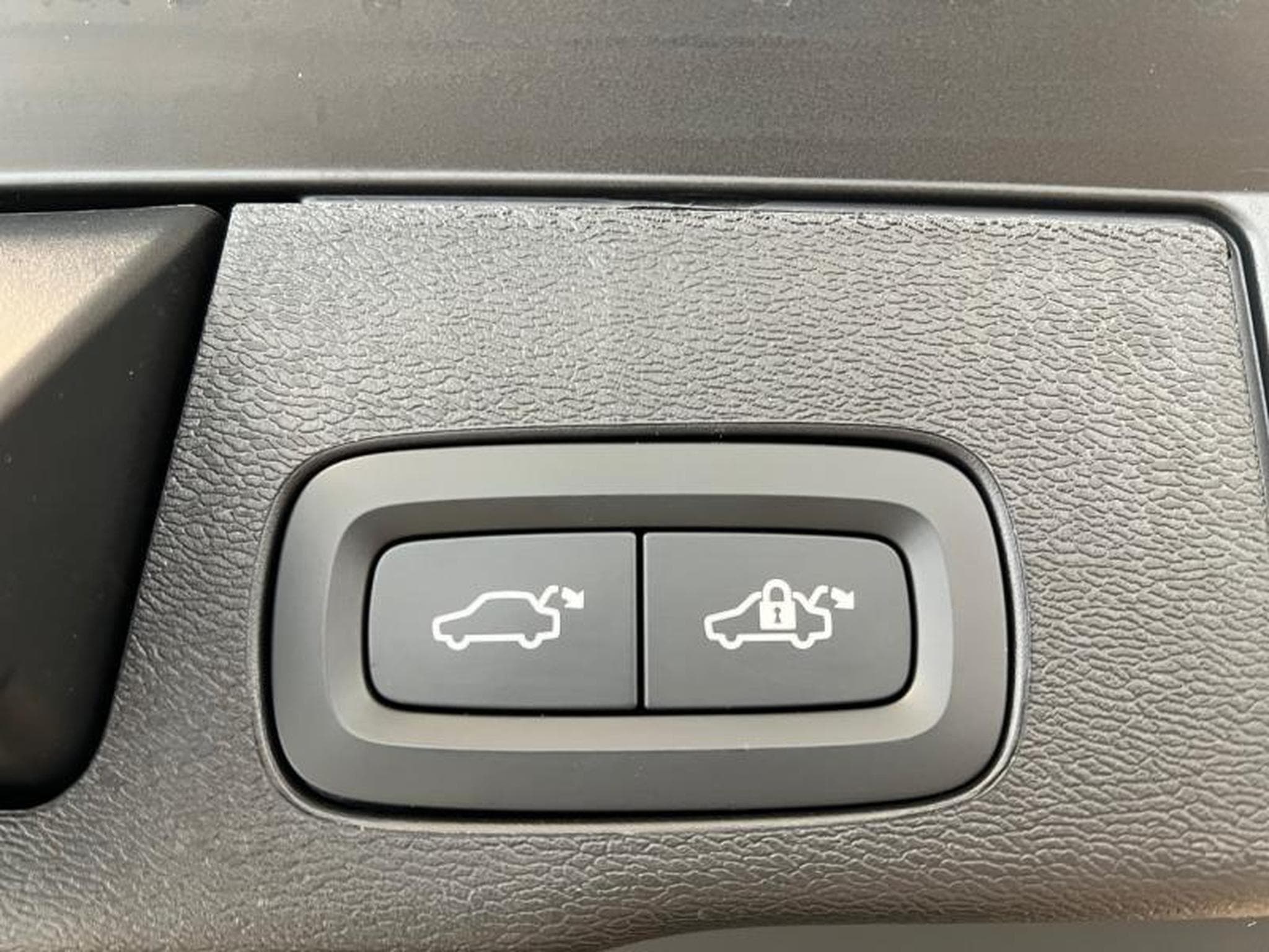 Volvo XC60 Black Edition (2025) - Photo 19