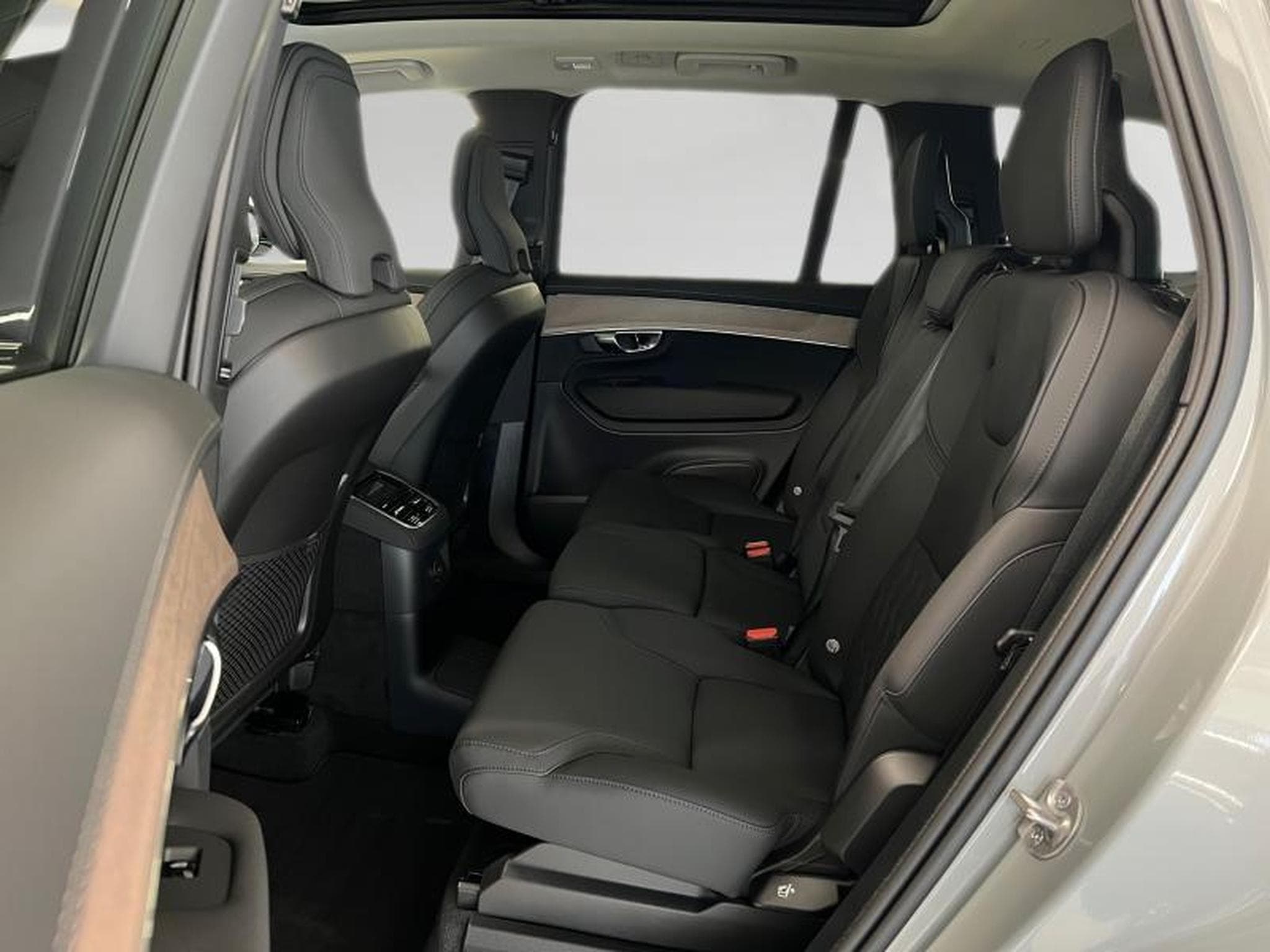 Volvo XC90 Plus Dark (2025) - Photo 14