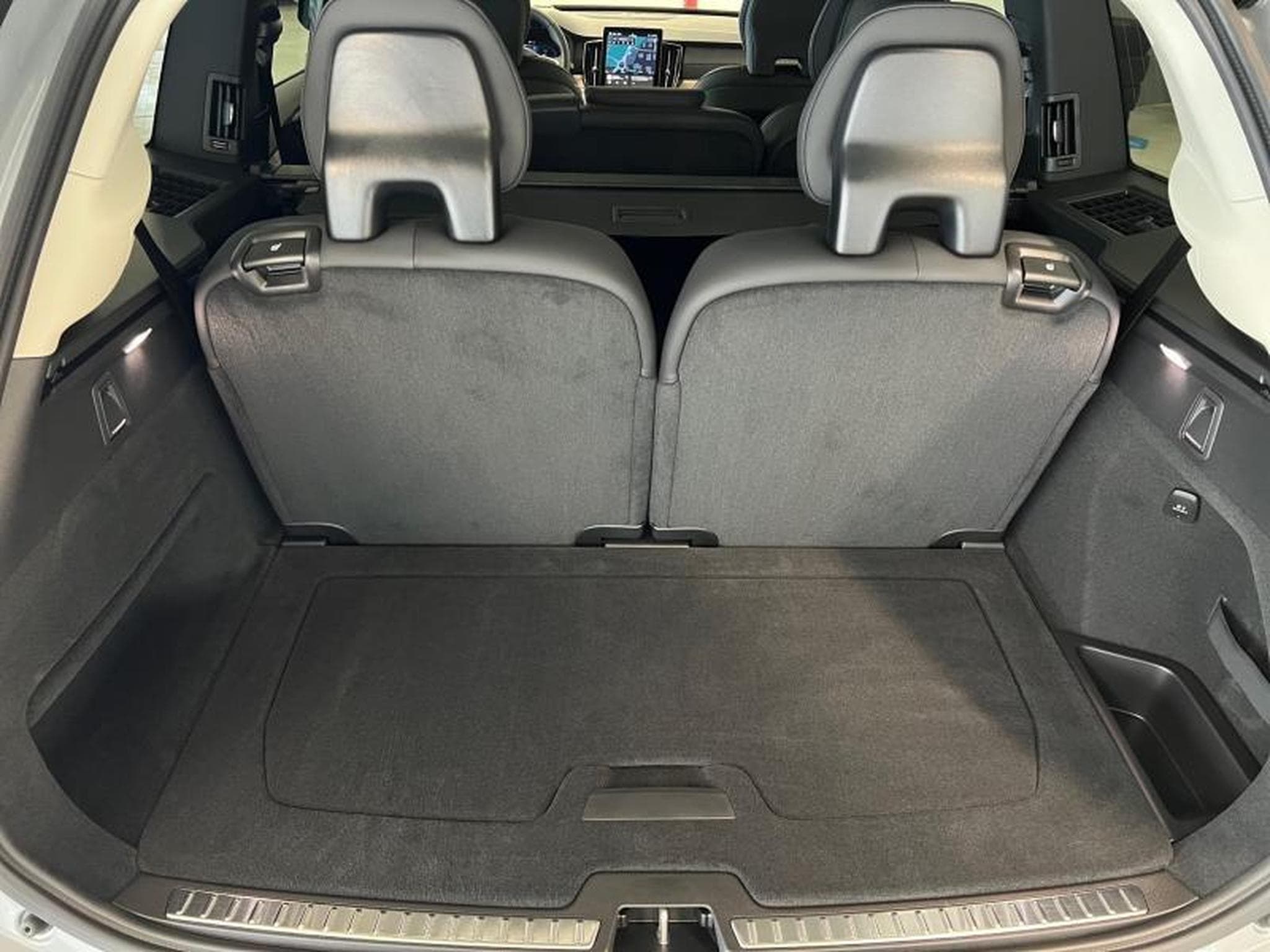 Volvo XC90 Plus Dark (2025) - Photo 18