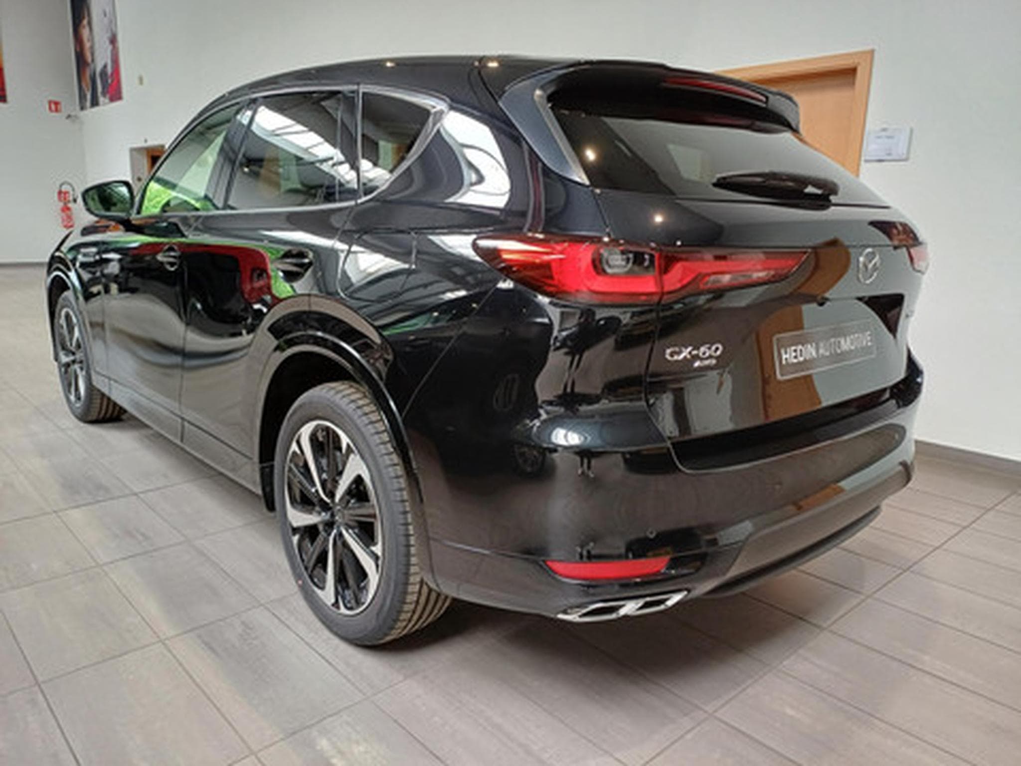 Mazda CX-60 2.5 e-SkyActiv PHEV Takumi (2025) - Photo 4