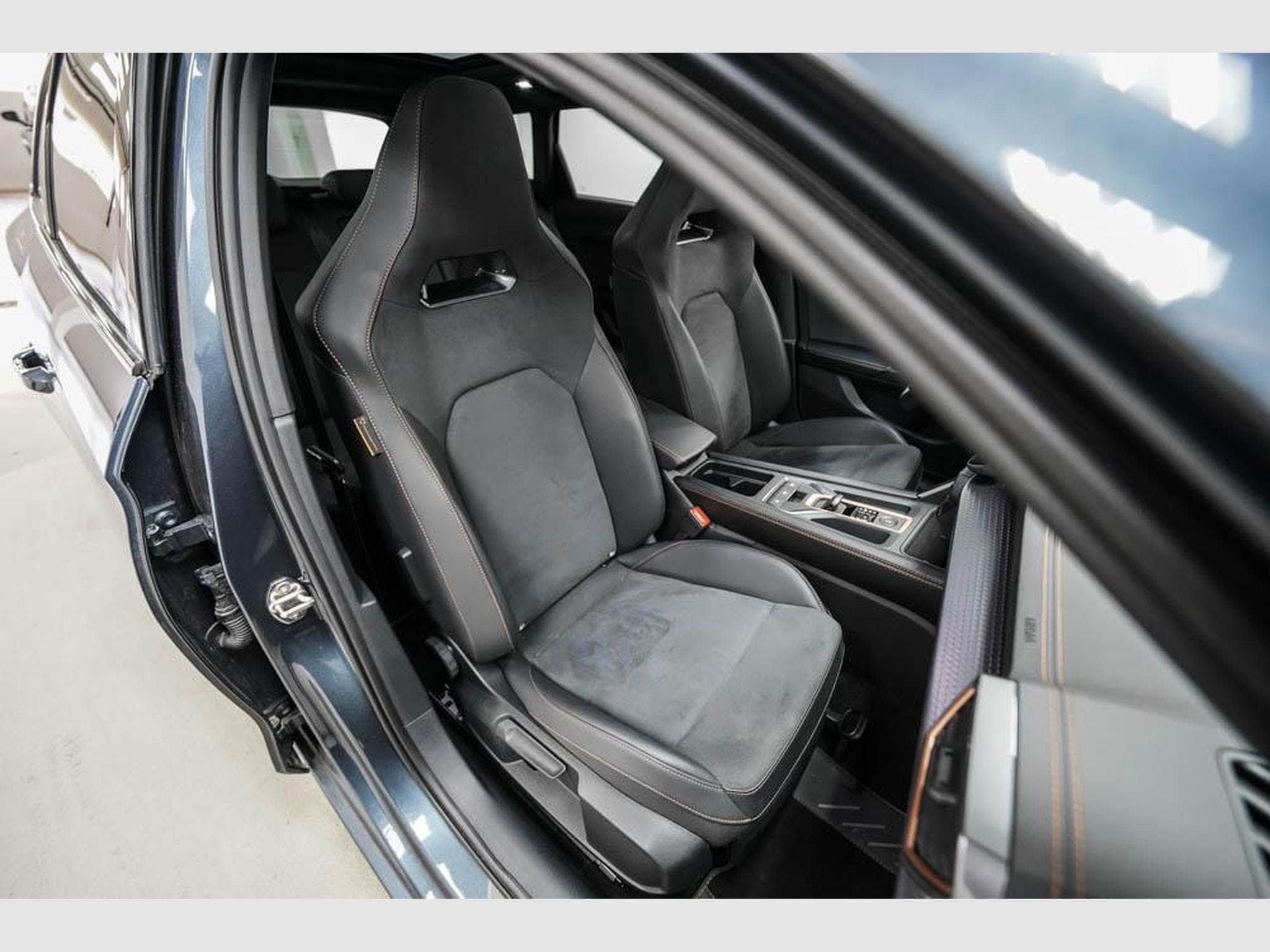 Cupra Leon ST 2,0 TSI (2025) - Photo 22