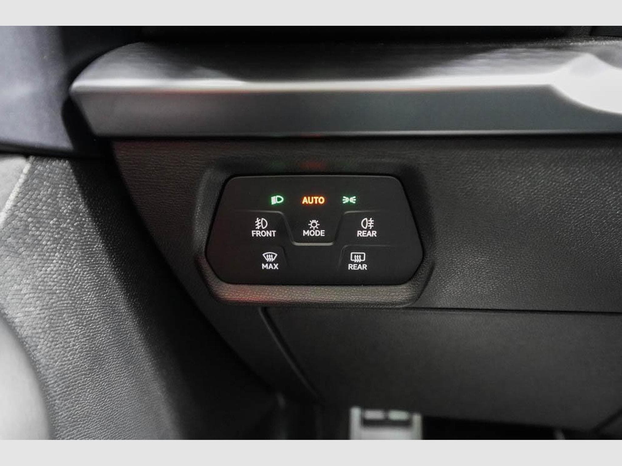 Cupra Leon ST 2,0 TSI (2025) - Photo 11