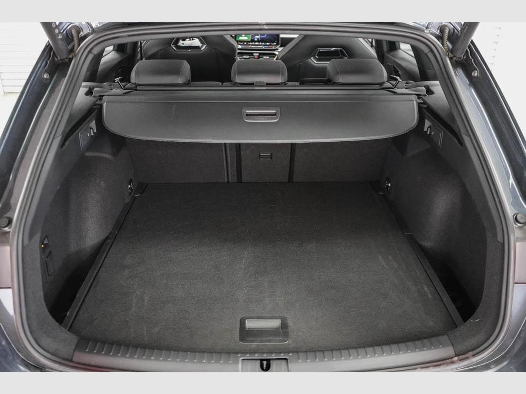 Cupra Leon ST 2,0 TSI (2025) - Photo 18