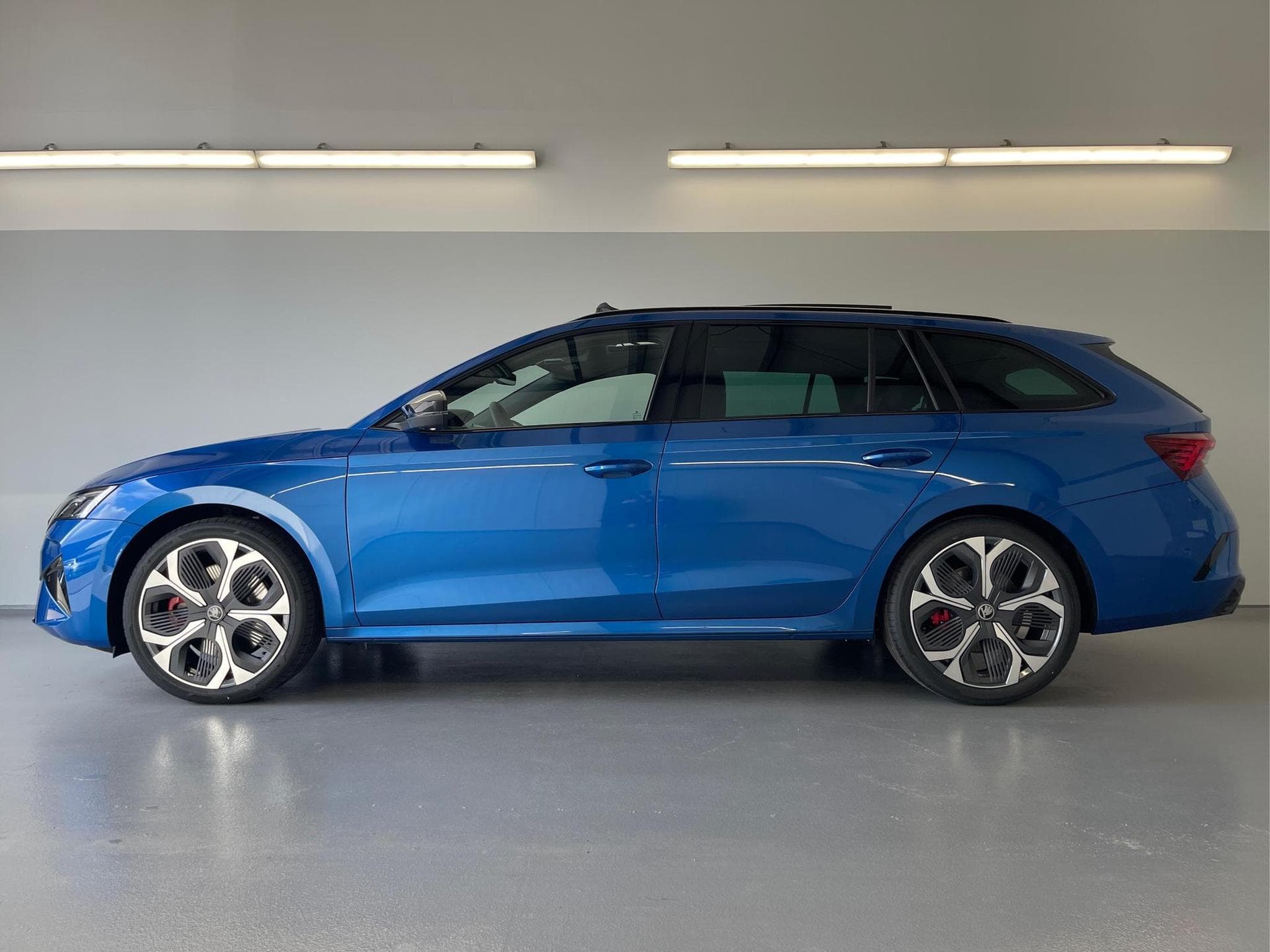 Skoda Octavia RS (2026) - Photo 3