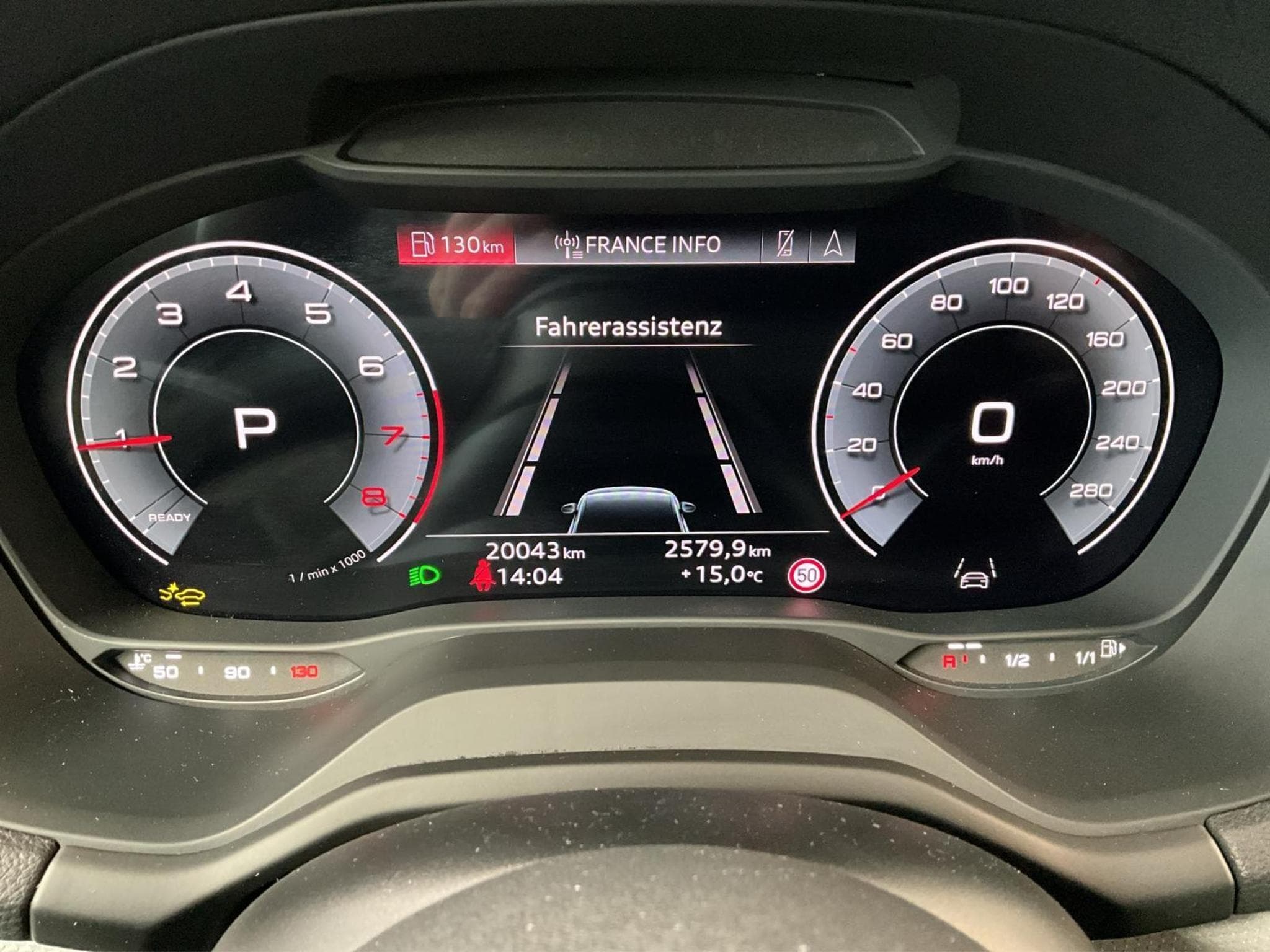 Audi Q2 Advanced+S-Tronic+35tfsi+Led (2025) - Photo 11