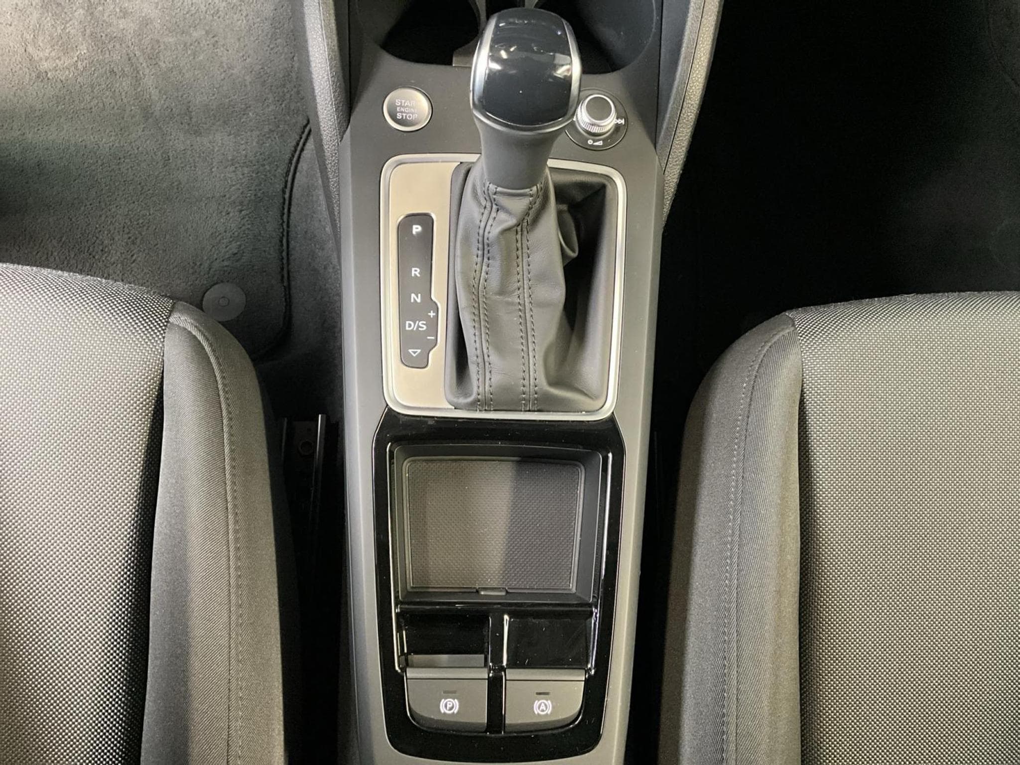 Audi Q2 Advanced+S-Tronic+35tfsi+Led (2025) - Photo 12