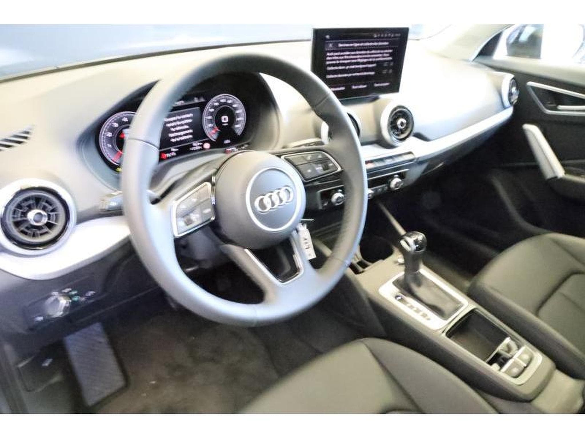 Audi Q2 35 TFSI S tronic (2025) - Photo 10