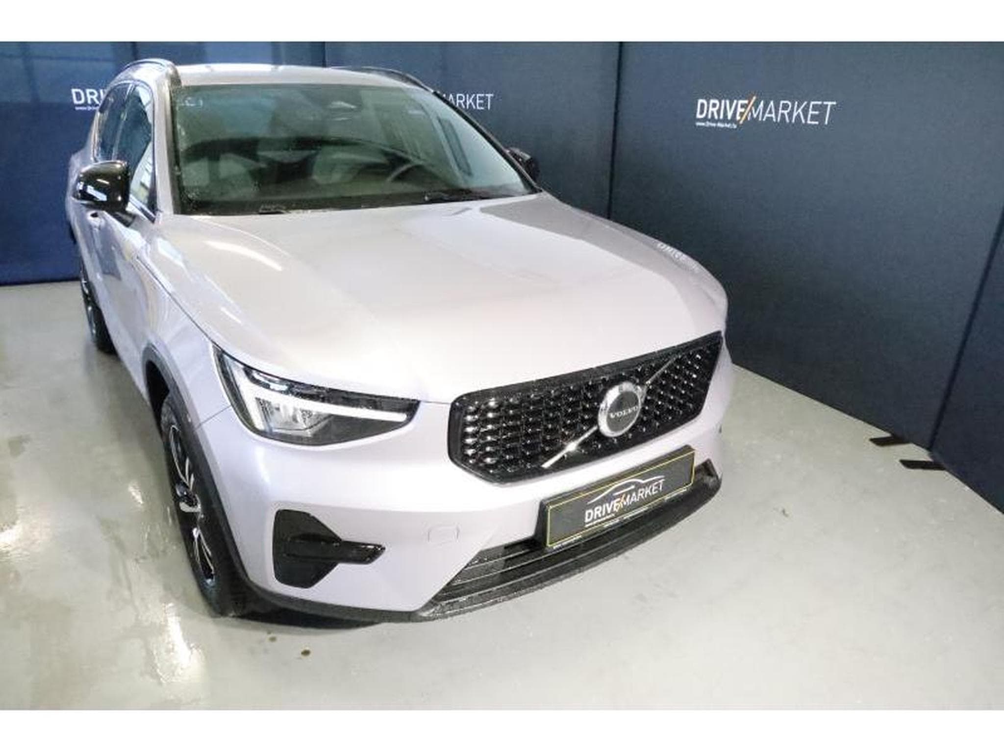 Volvo XC40 Dark (2025) - Photo 16