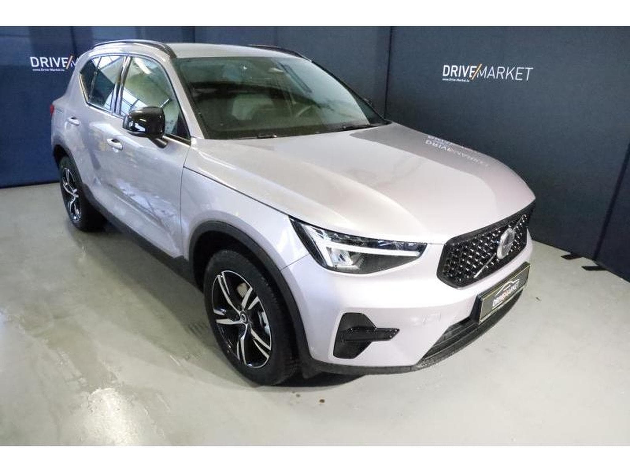Volvo XC40 Dark (2025) - Photo 17