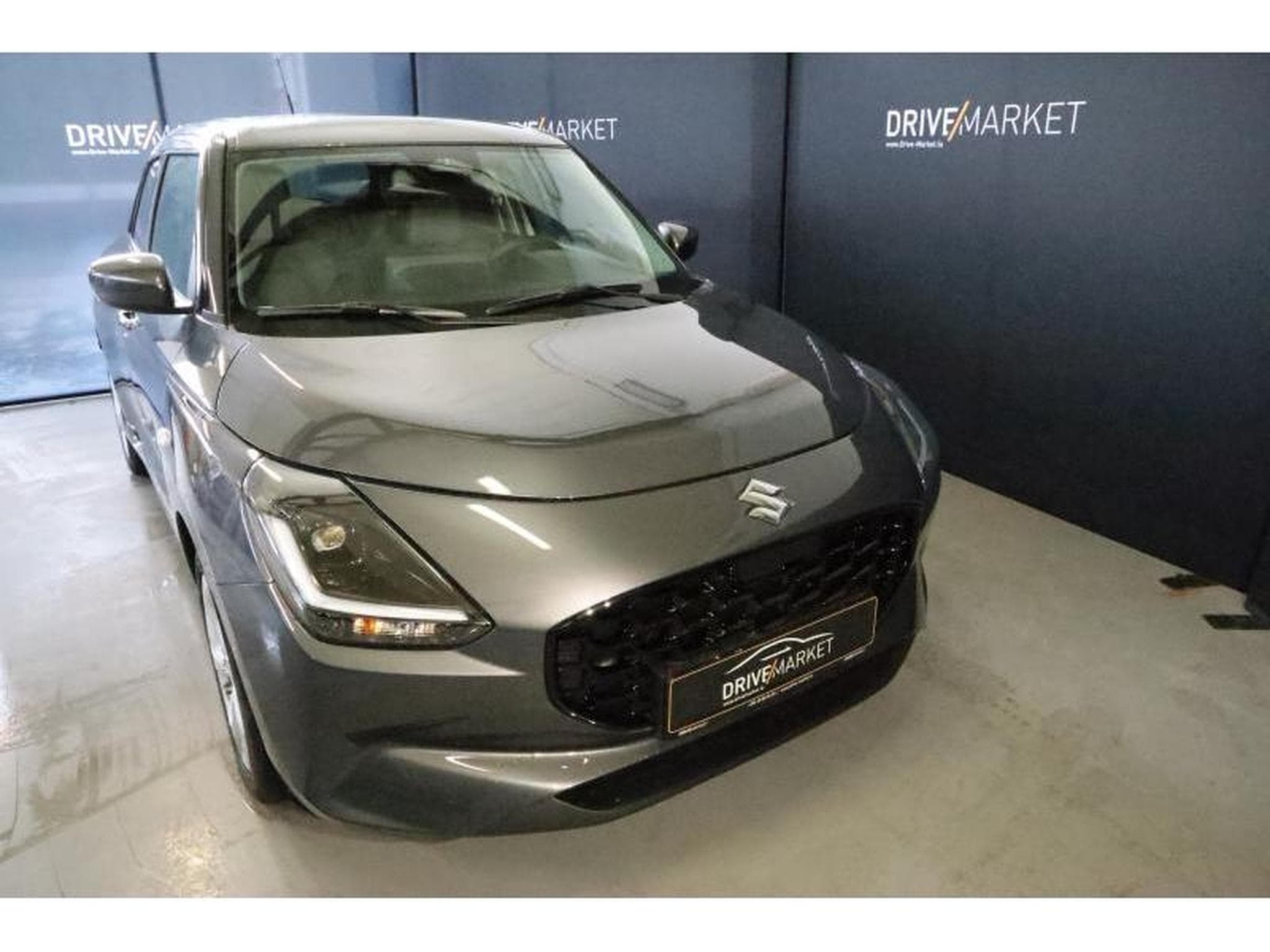 Suzuki Swift GL+ (2025) - Photo 16