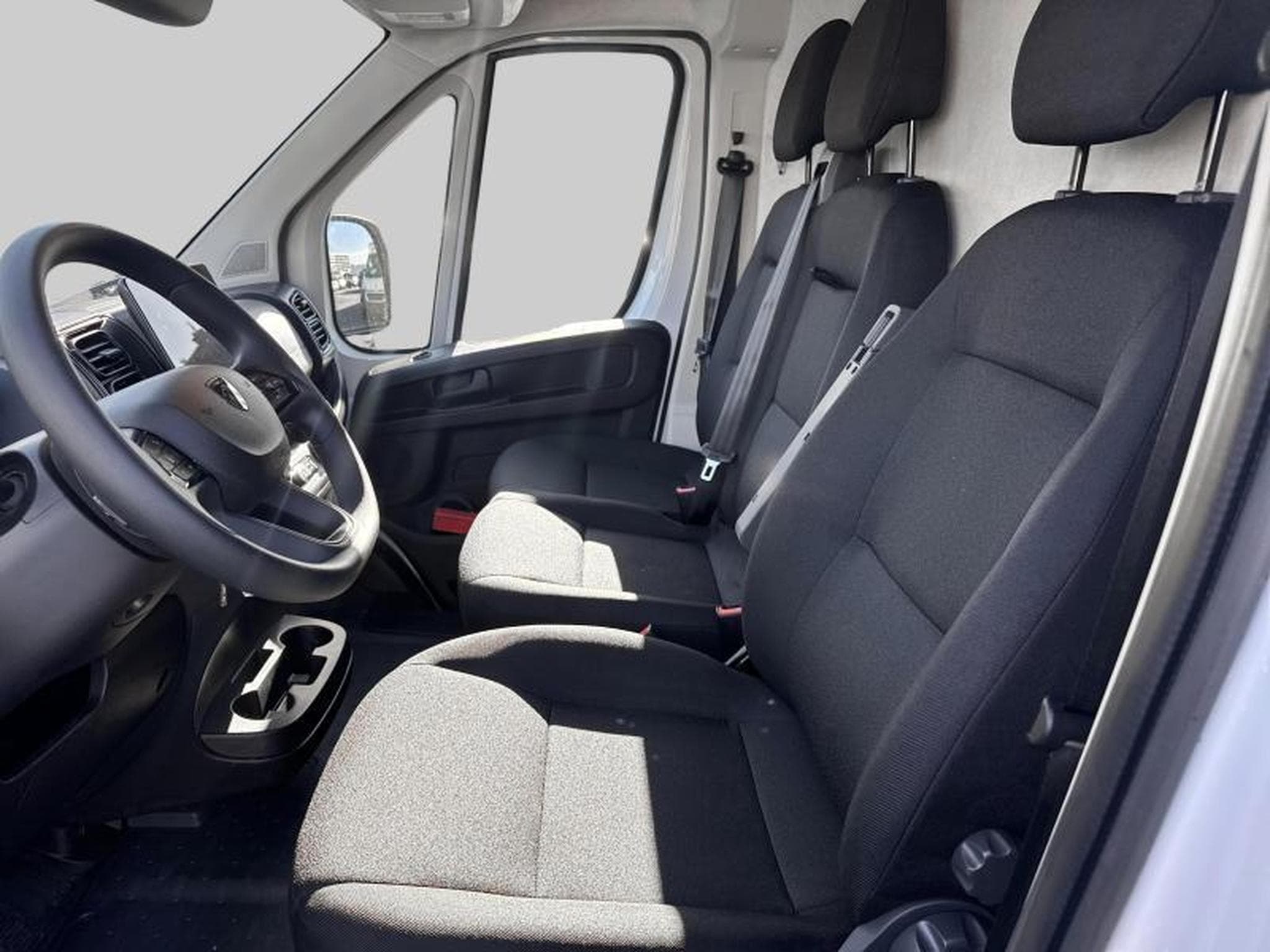 Peugeot Boxer Fourgon 335 L3H2 (2025) - Photo 12