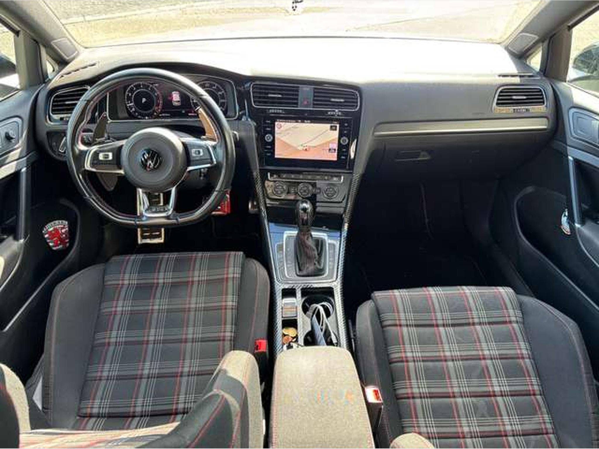 VW Golf Golf GTI Performance 300 PS 2.0 TSI OPF DSG (2019) - Photo 10