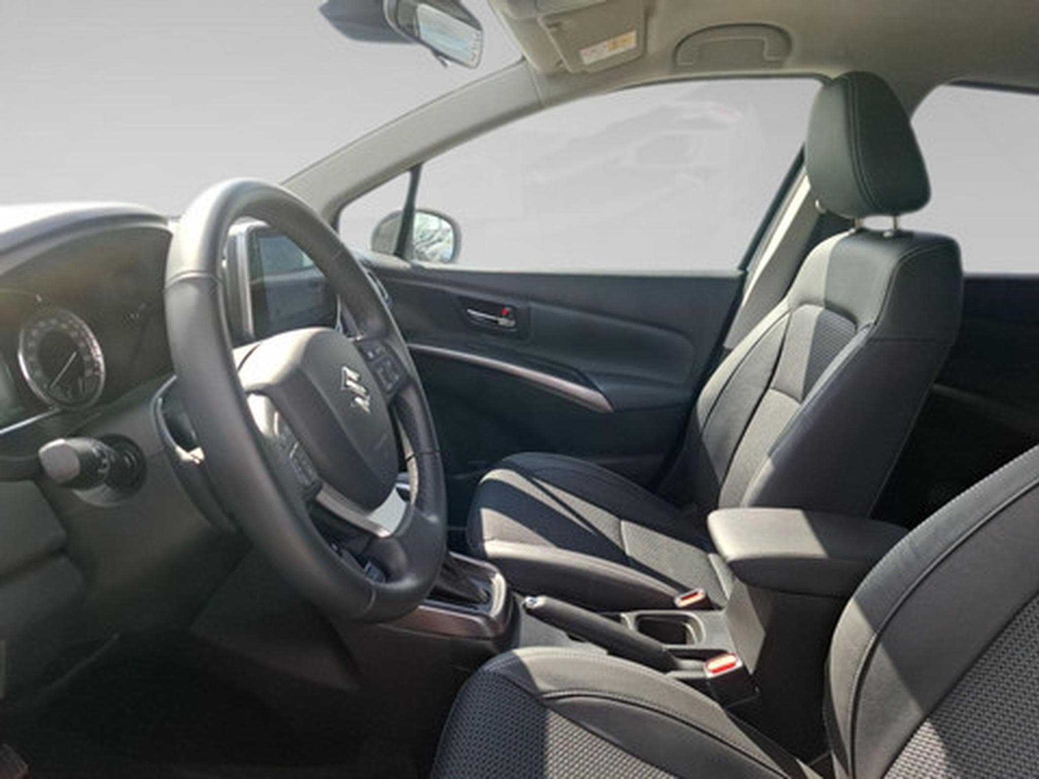 Suzuki S-Cross 1.4 Grand Luxe Xtra A/T 48V Hybrid (2024) - Photo 4