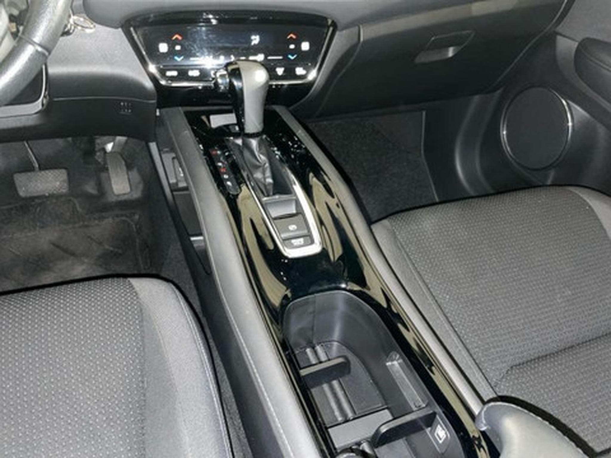 Honda HR-V 1.5 i-VTEC CVT Elegance (2019) - Photo 9