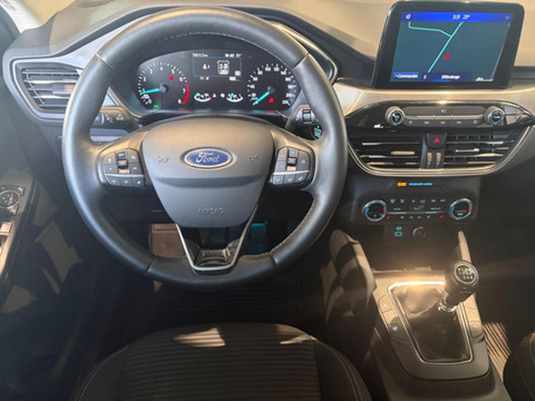 Ford Kuga 1.5i EcoB. 110kW S/S Titanium (2020) - Photo 7