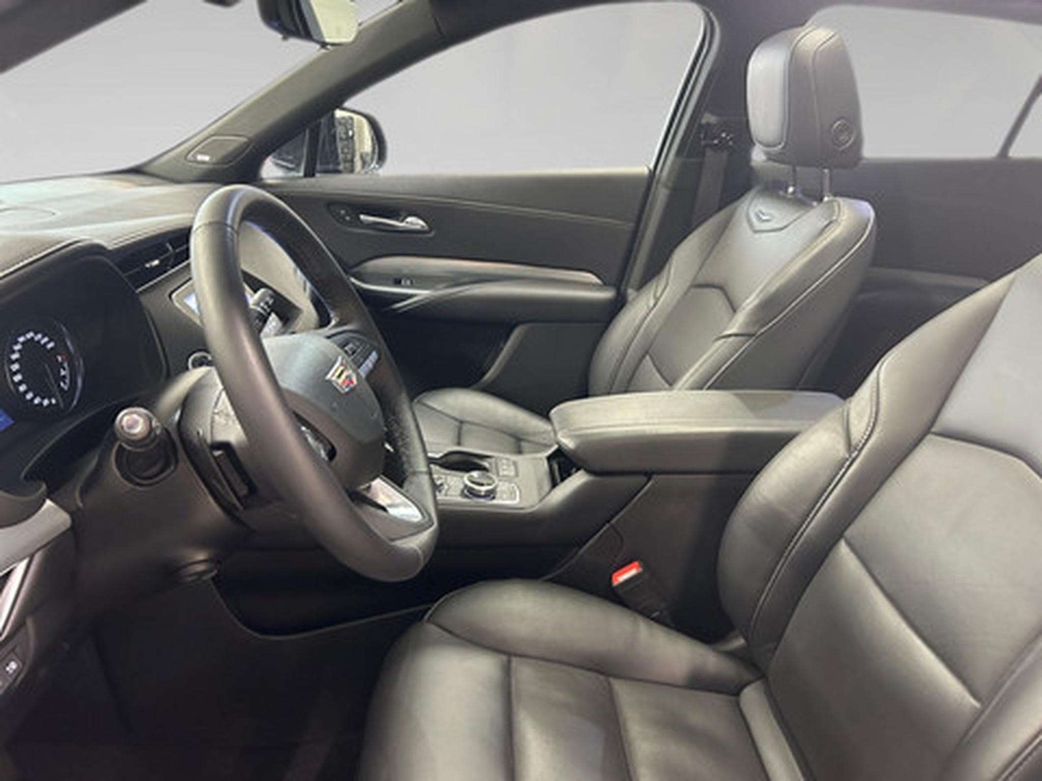 Cadillac XT4 2.0 PREMIUM LUXURY AWD (2023) - Photo 3