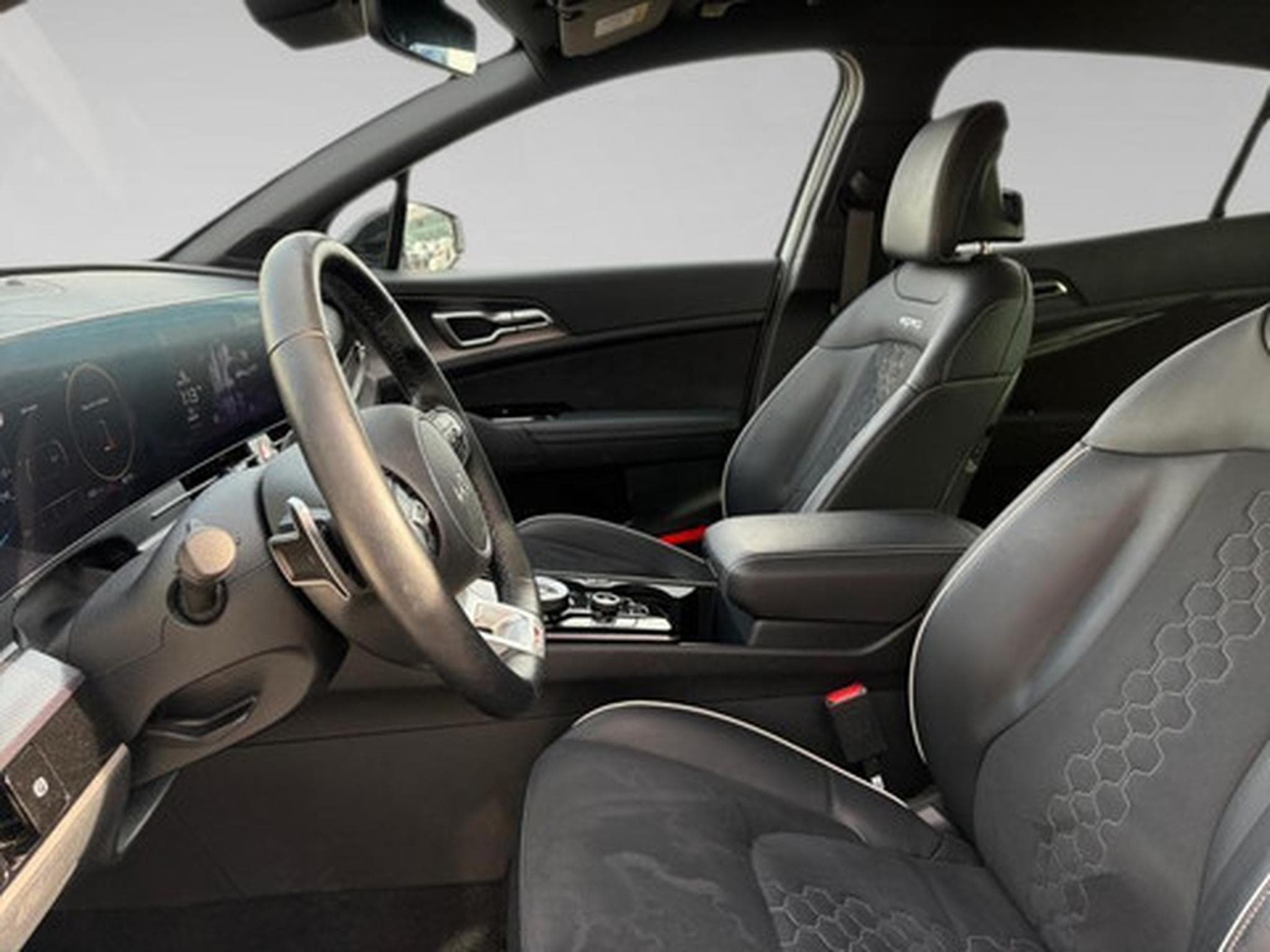 Kia Sportage 1.6 T-GDi 150 DCT7 GT Line (2024) - Photo 4