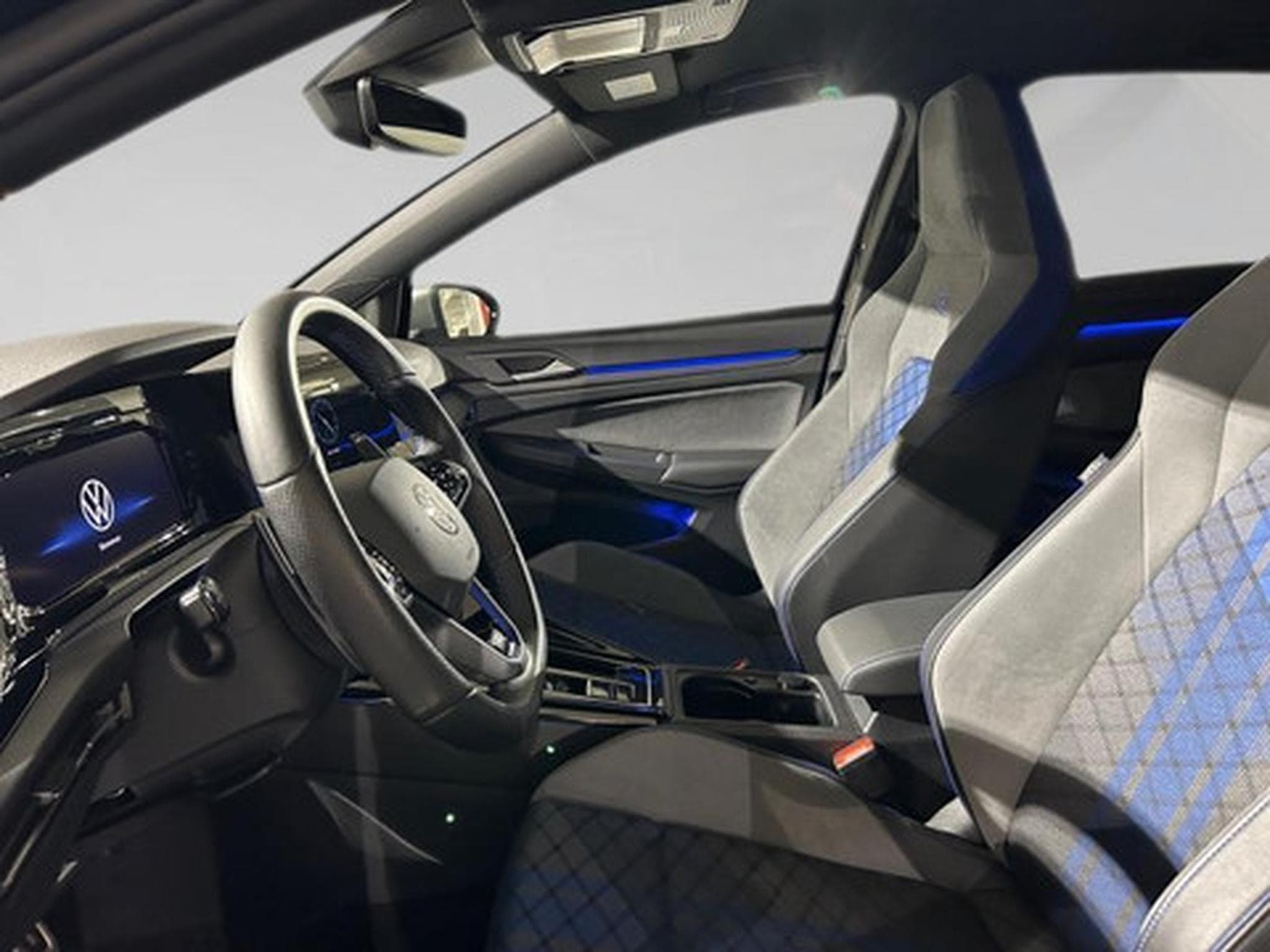 VW Golf 2.0 TSI 235kW R DSG (2023) - Photo 4