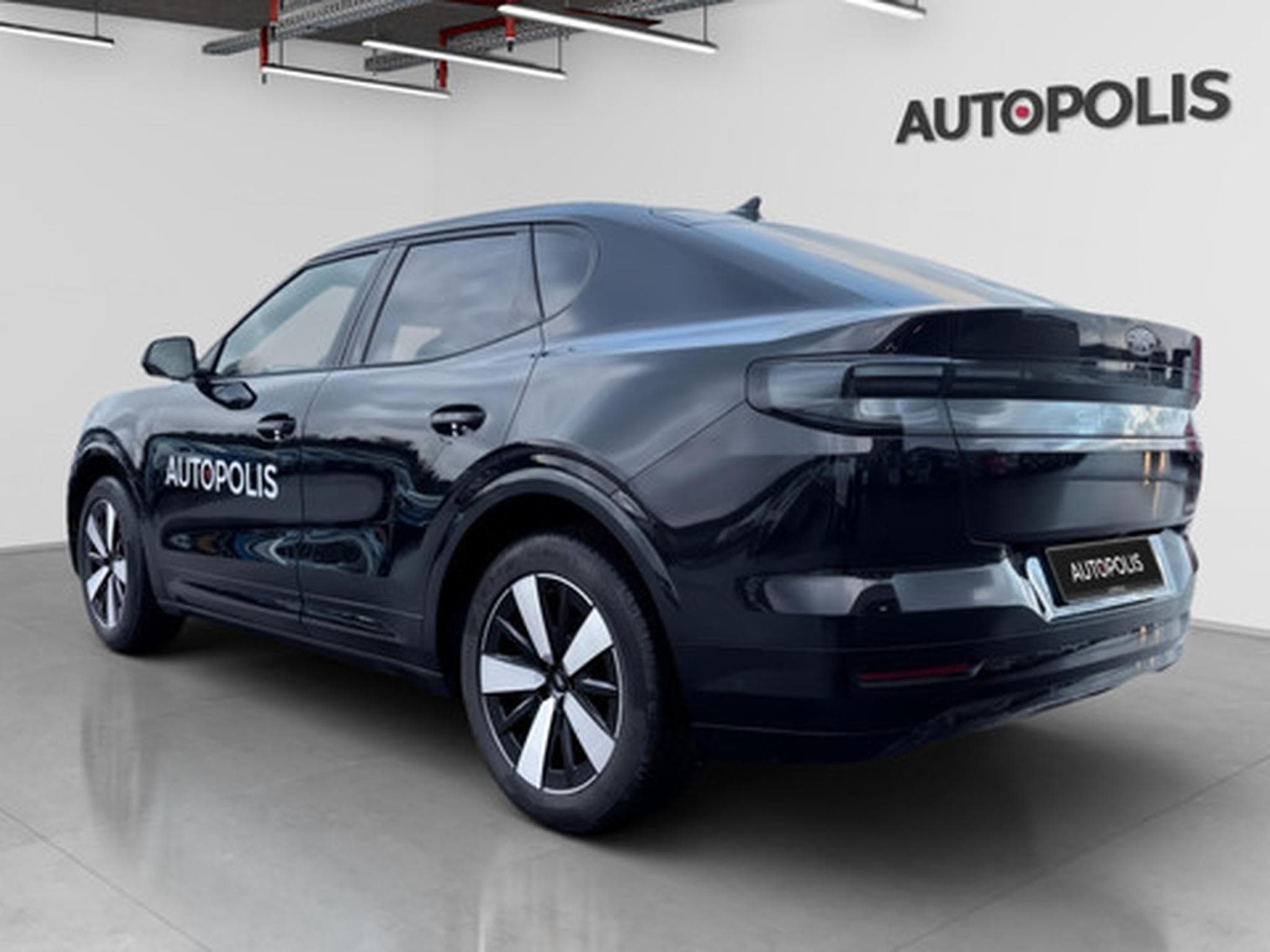 Ford Capri 79kWh Extended Range AWD (2024) - Photo 2