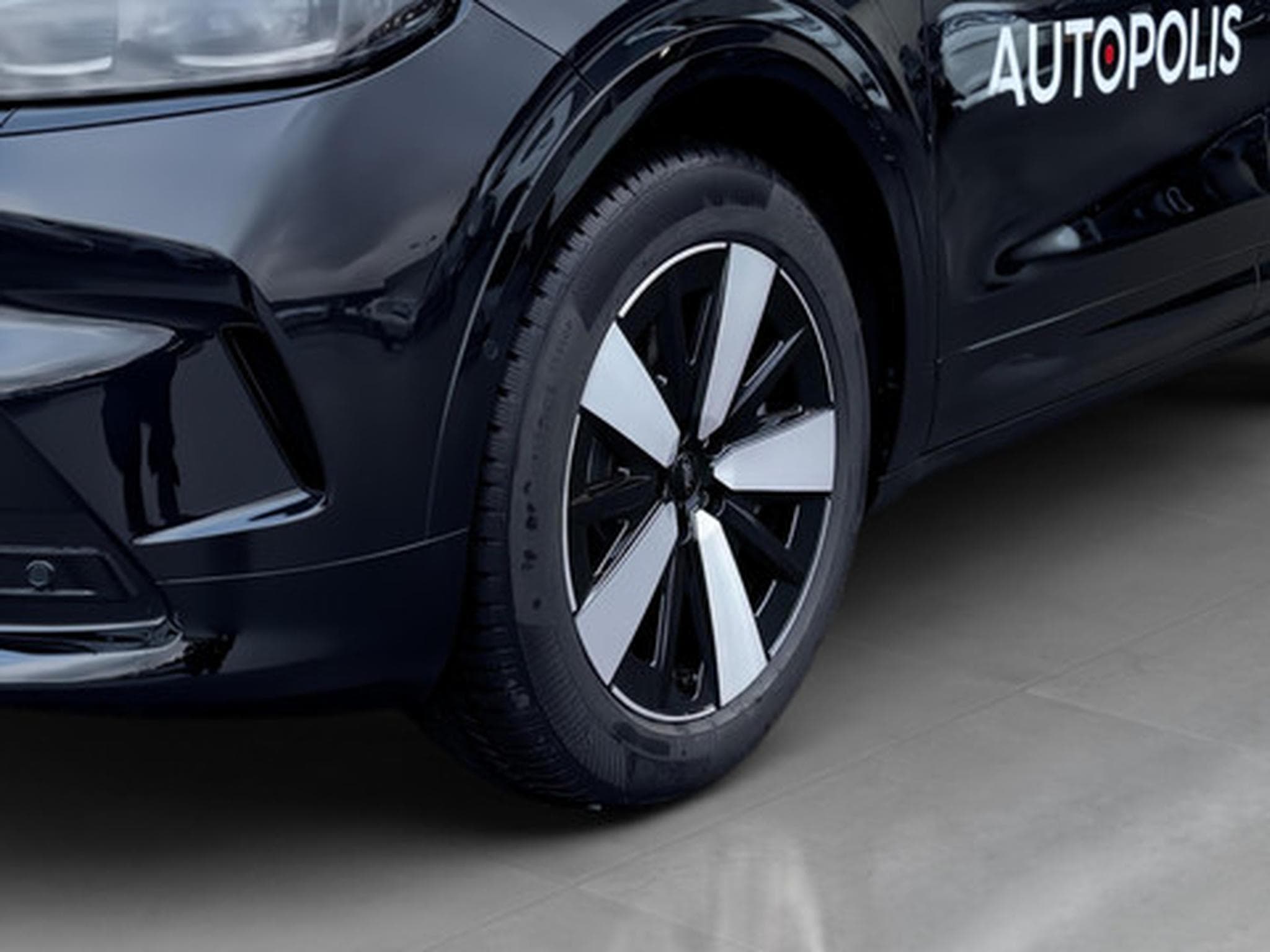 Ford Capri 79kWh Extended Range AWD (2024) - Photo 20
