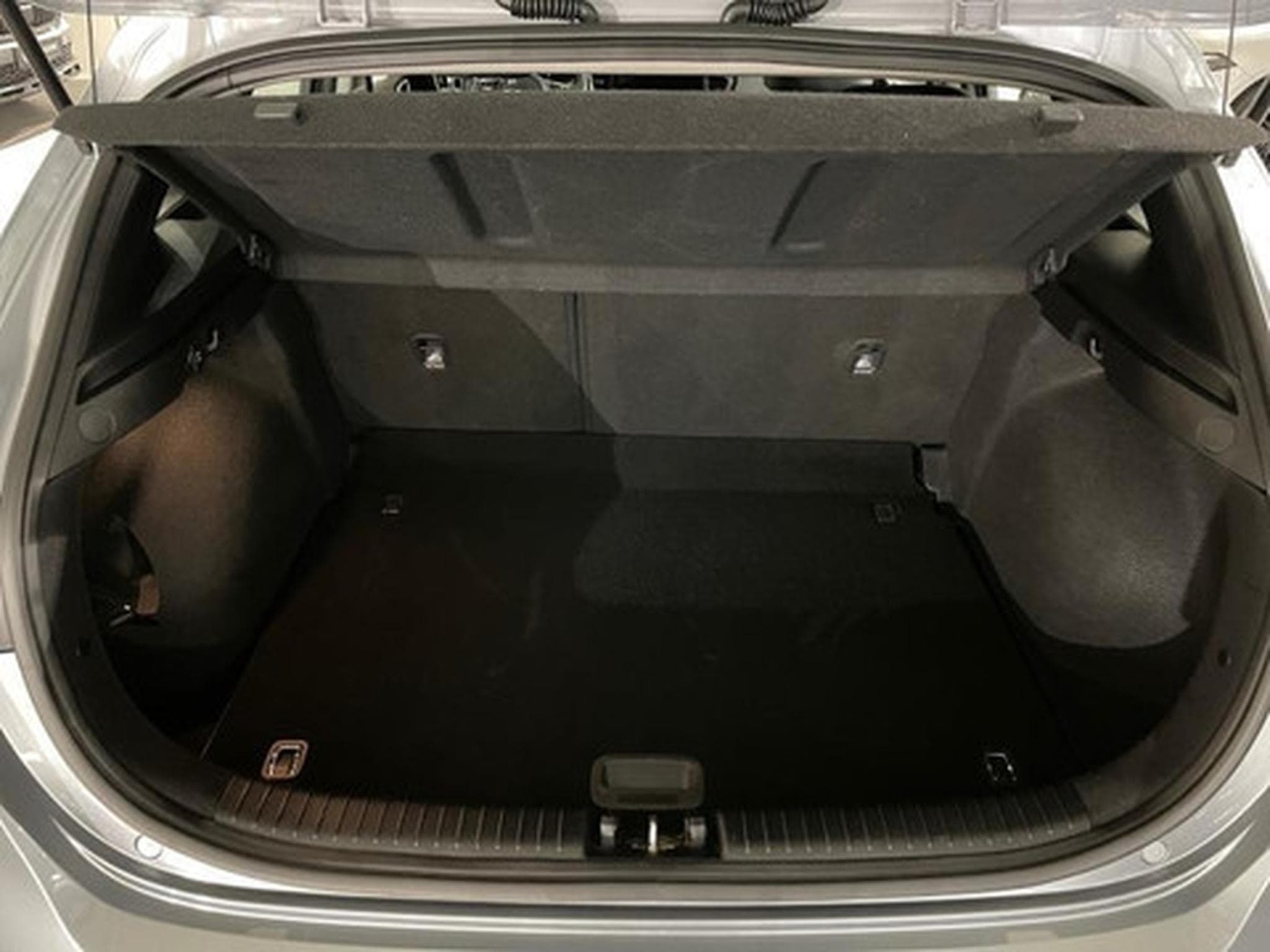 Kia Ceed Pulse 1.0 T-GDI 120 MHEV DCT ISG (2024) - Photo 12