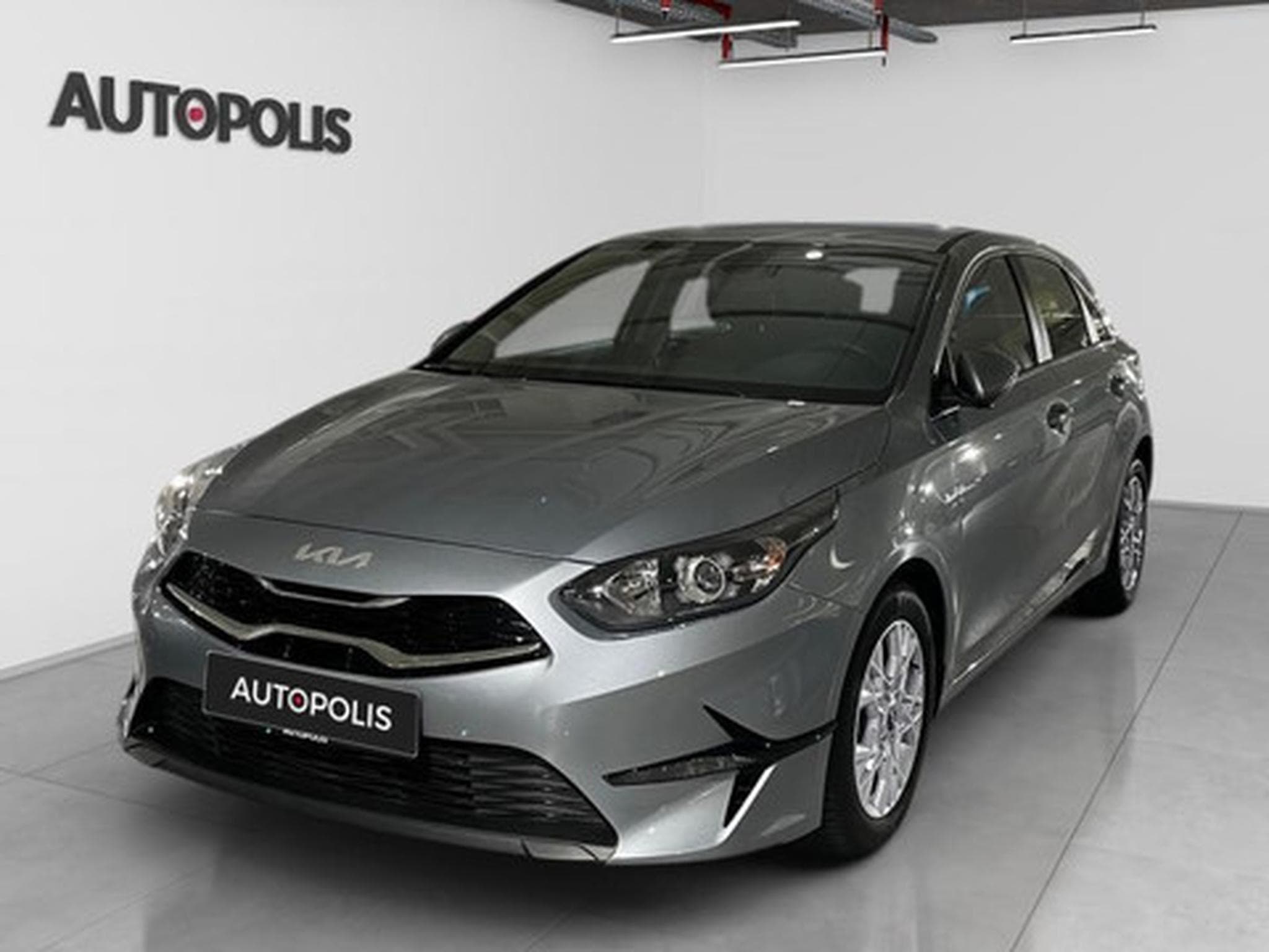 Kia Ceed Pulse 1.0 T-GDI 120 MHEV DCT ISG (2024) - Photo 17