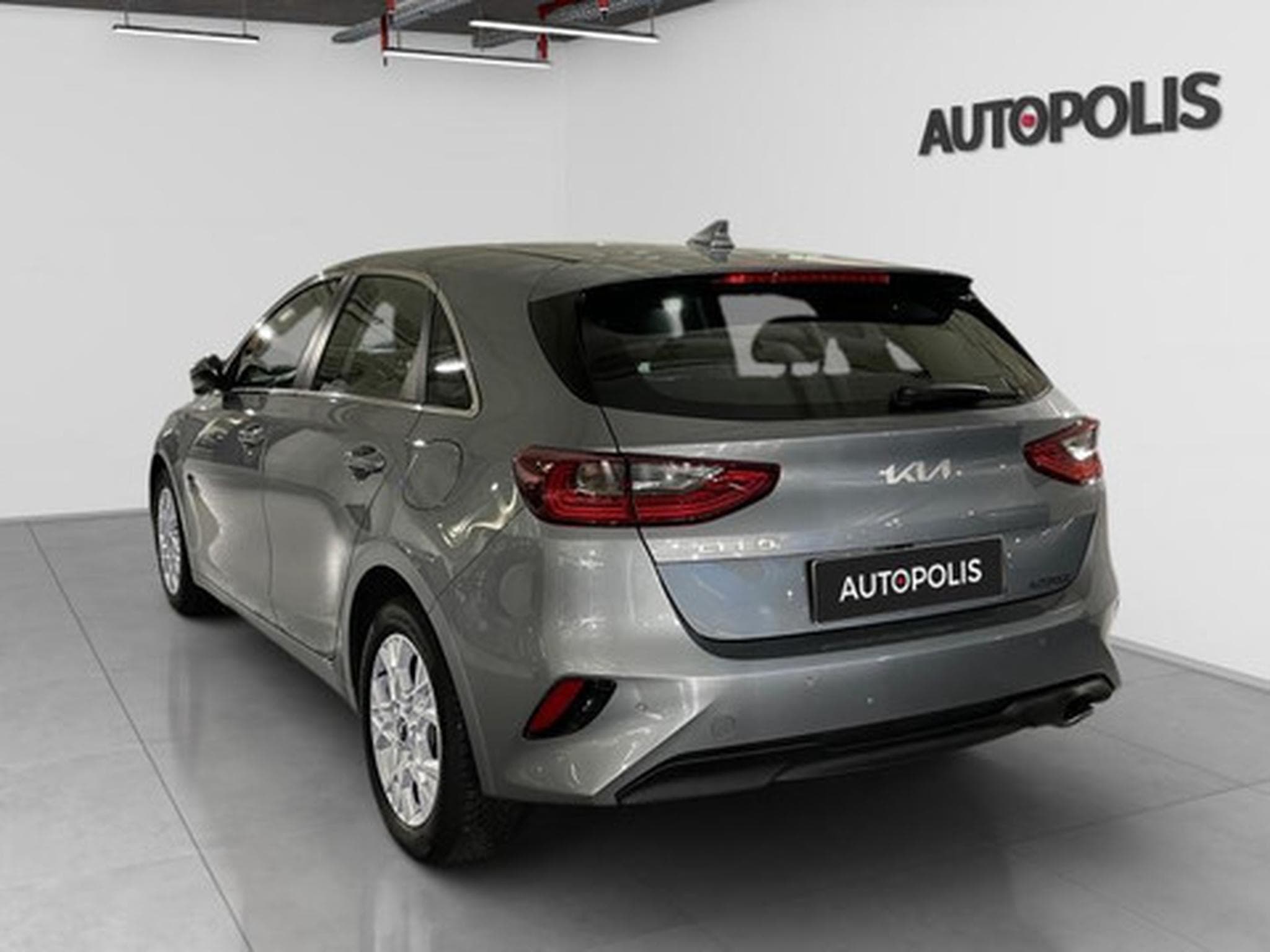 Kia Ceed Pulse 1.0 T-GDI 120 MHEV DCT ISG (2024) - Photo 18