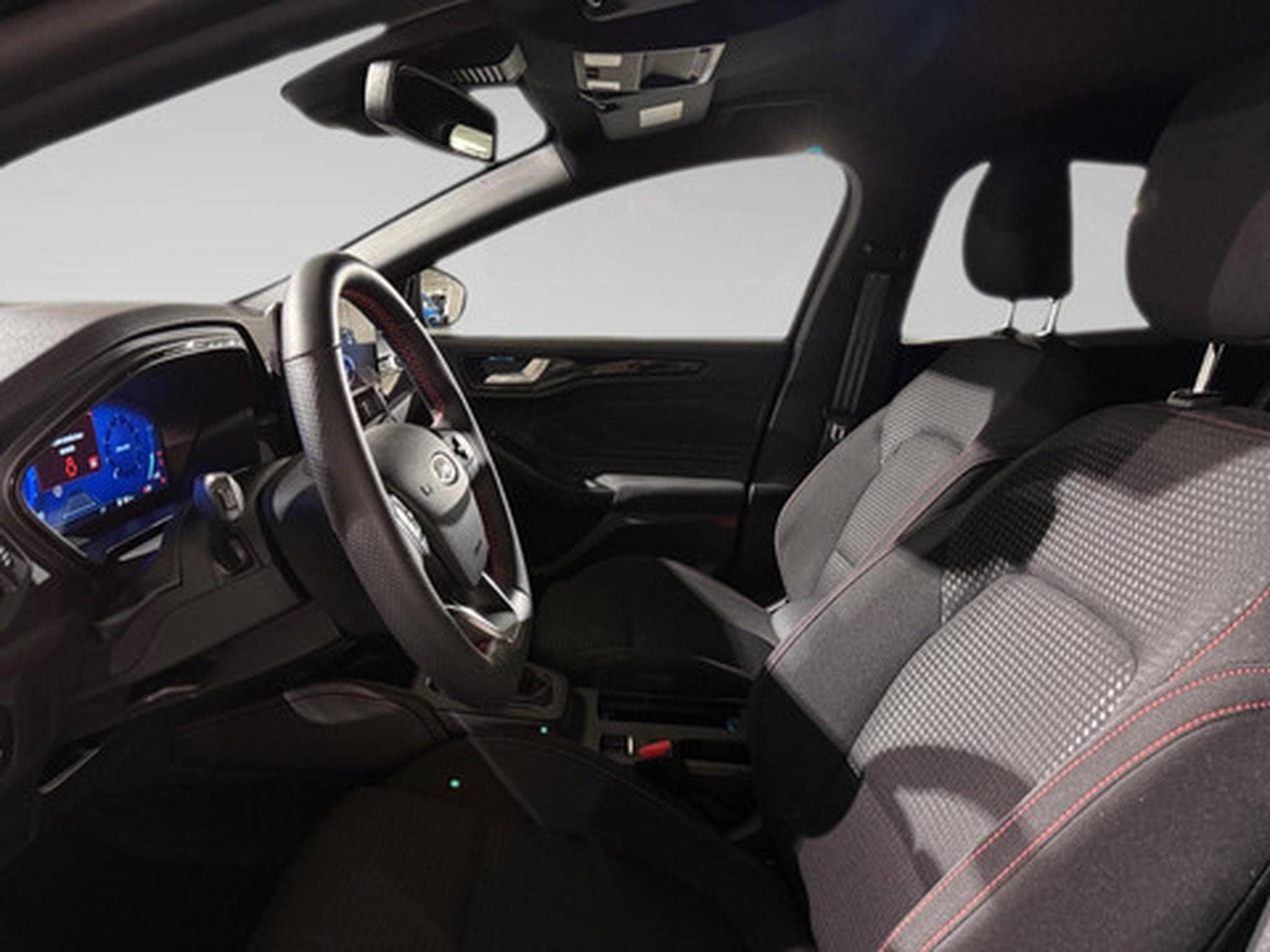 Ford Focus Clipper 1.0i EcoBoost MHEV 92kW ST-Line X (2023) - Photo 3