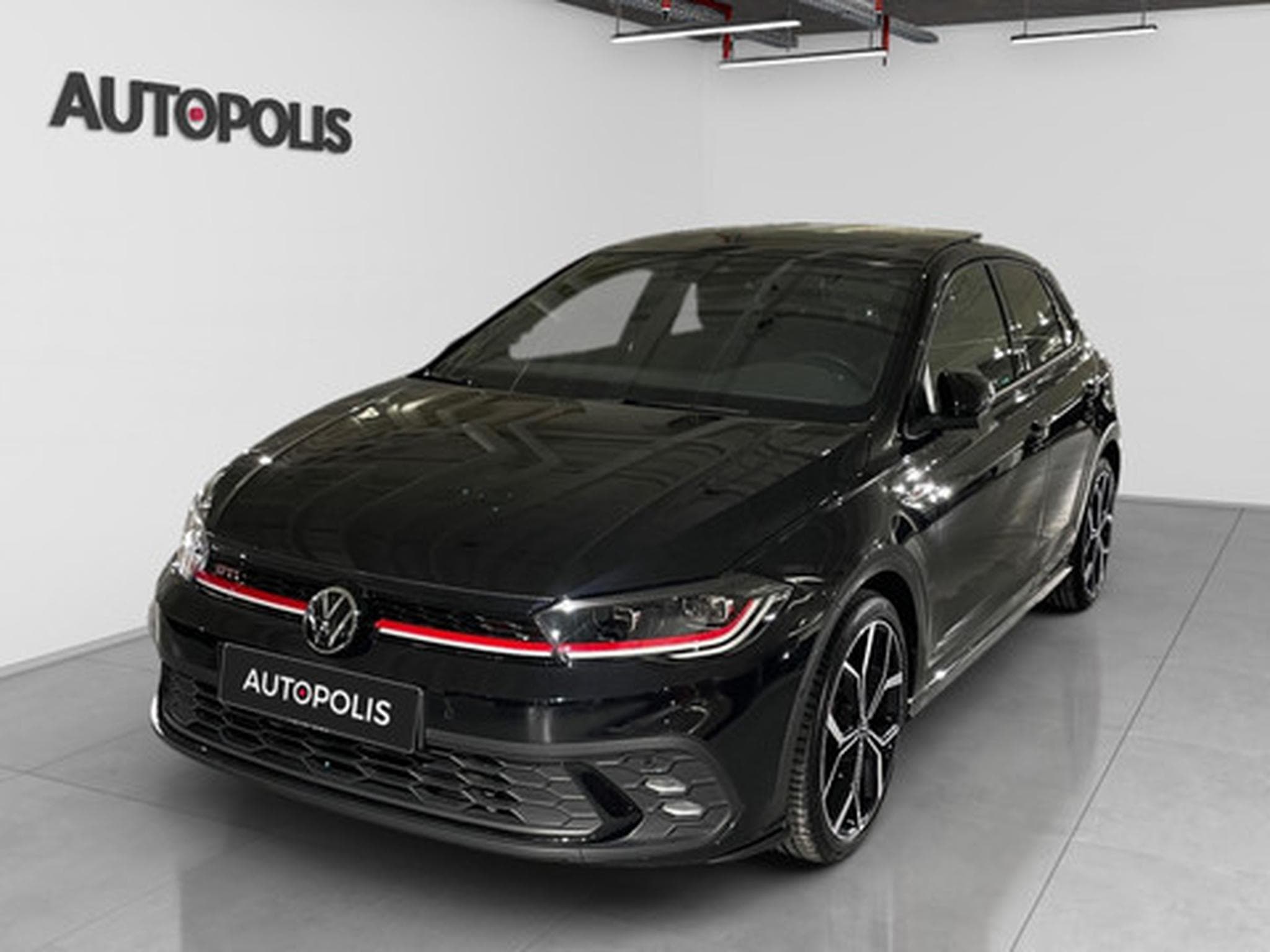 VW Polo 2.0 TSI OPF DSG GTI (2023) - Photo 19