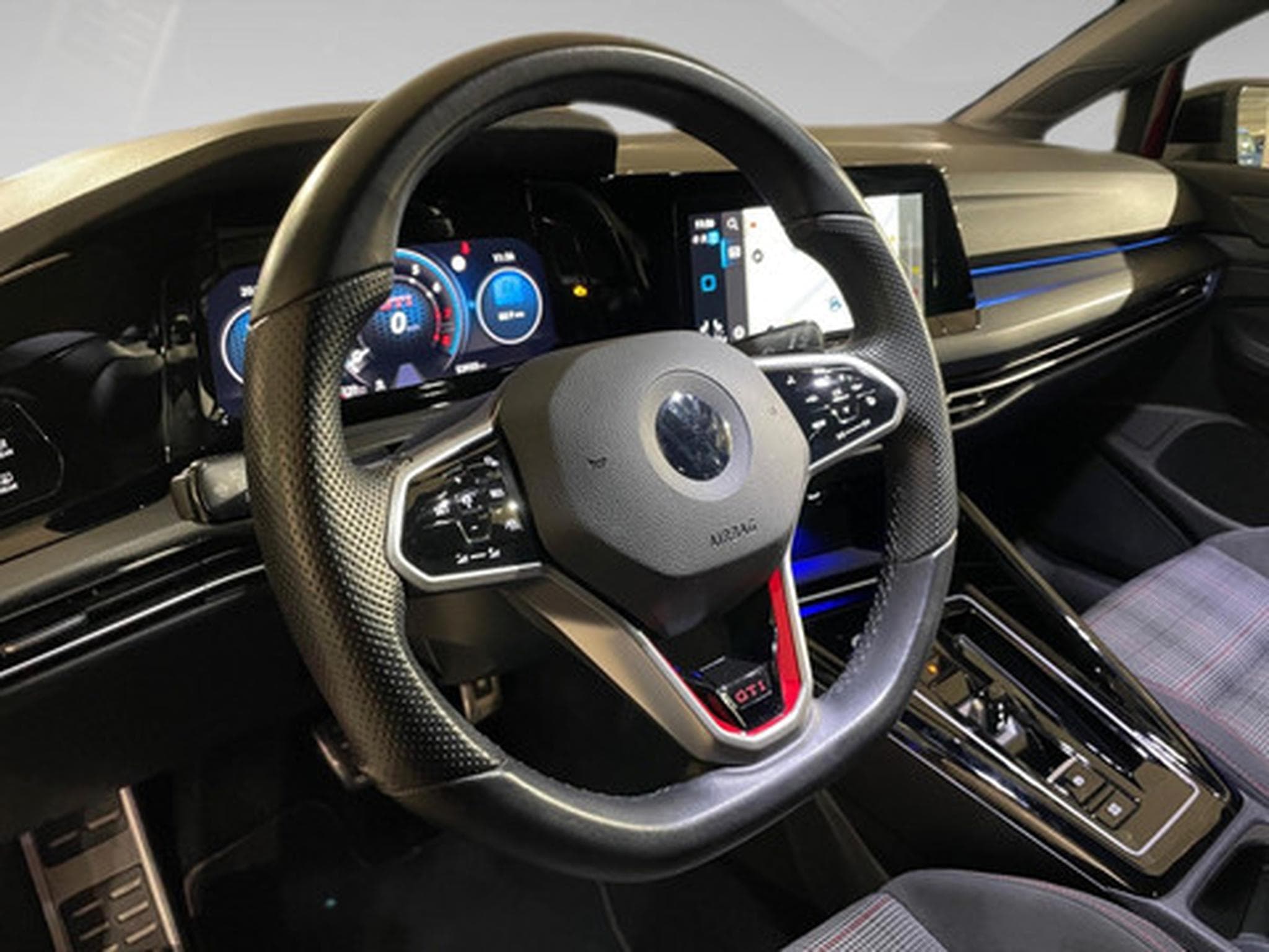 VW Golf 2.0 TSI GTI (2022) - Photo 8
