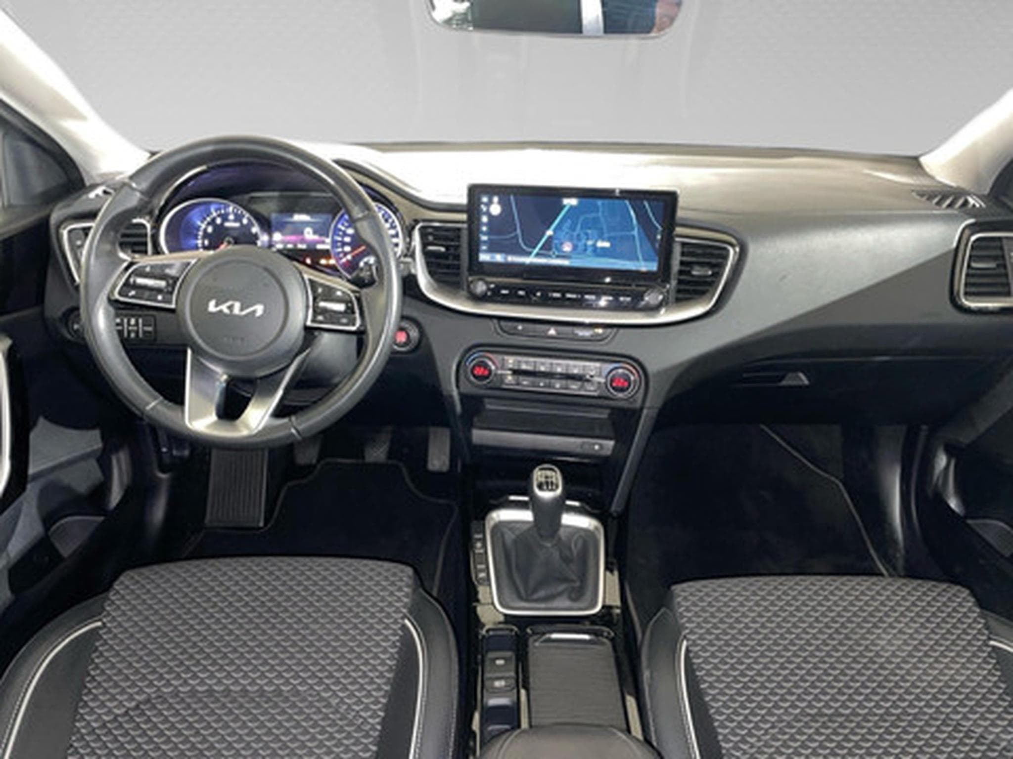 Kia Ceed Pulse 1.0 T-GDI 120 MHEV DCT ISG (2024) - Photo 5