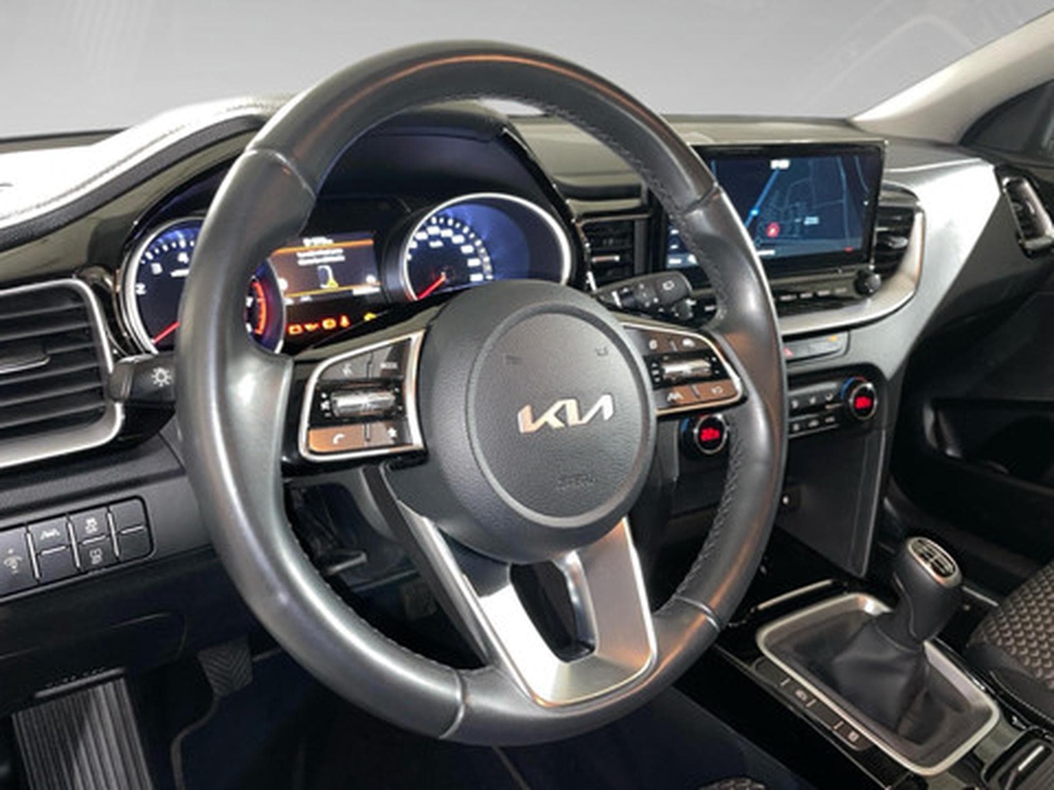 Kia Ceed Pulse 1.0 T-GDI 120 MHEV DCT ISG (2024) - Photo 8