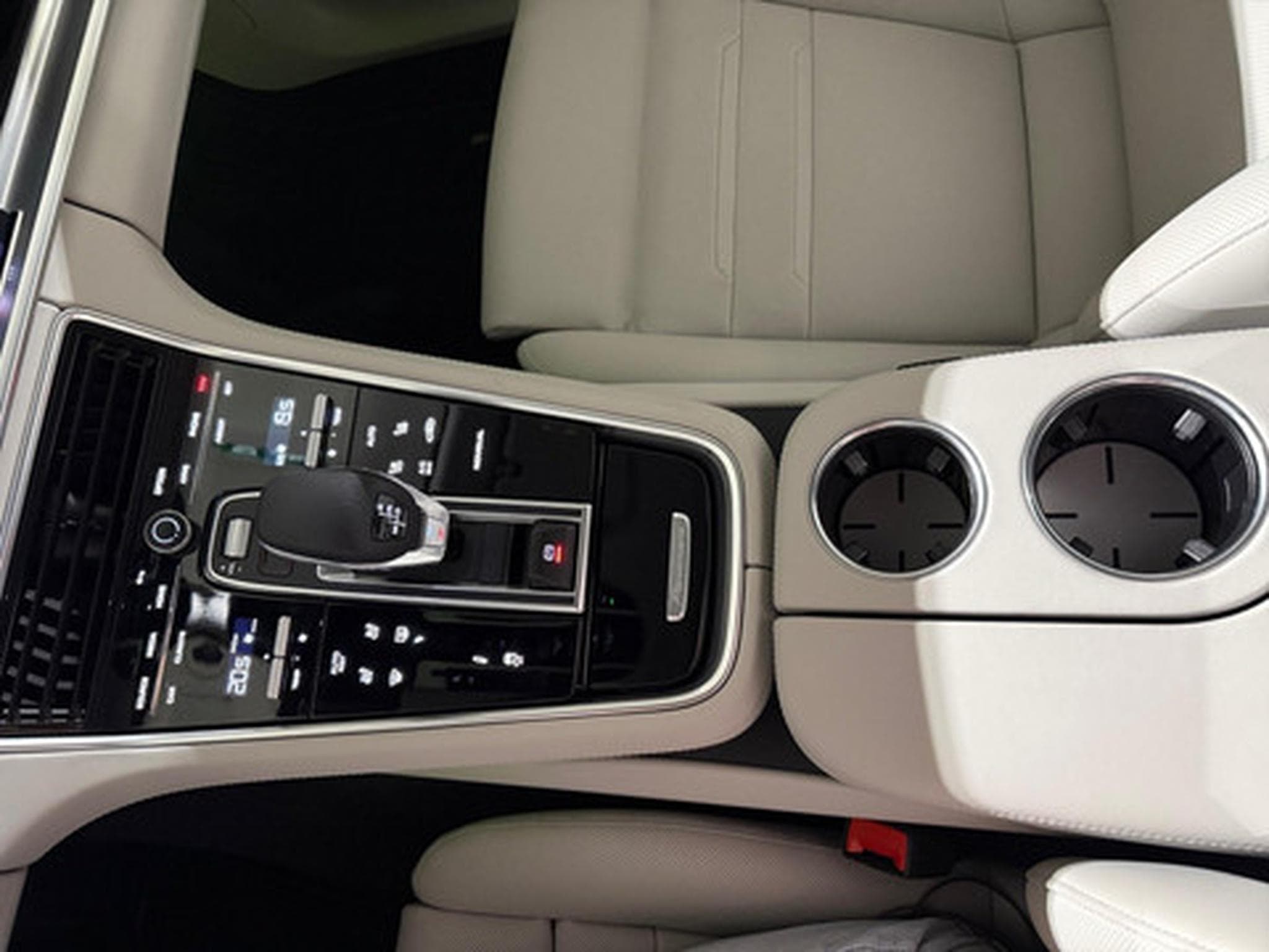 Porsche Panamera 2.9 Sport Turismo 4 E-Hybrid (2023) - Photo 10