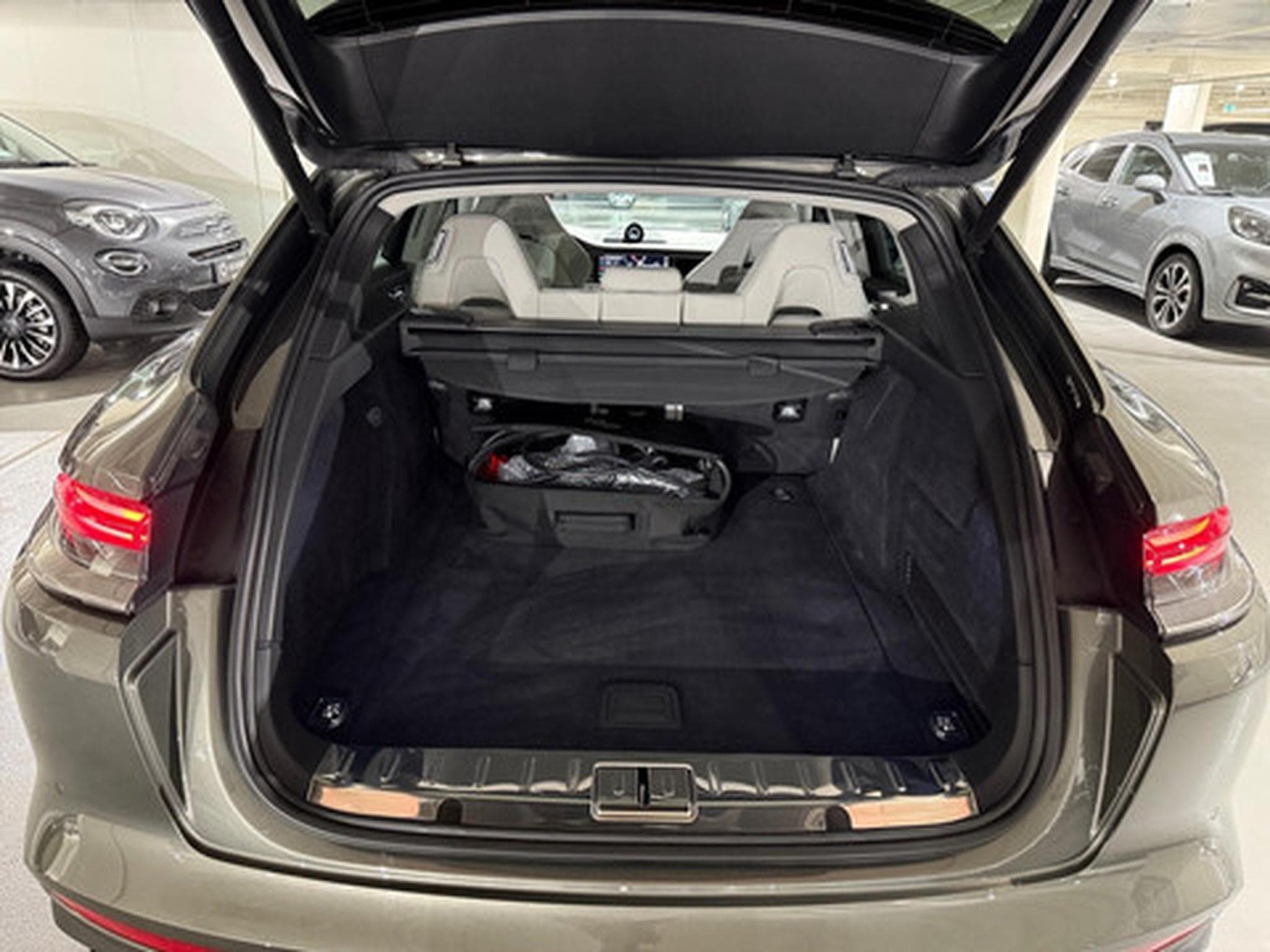 Porsche Panamera 2.9 Sport Turismo 4 E-Hybrid (2023) - Photo 12