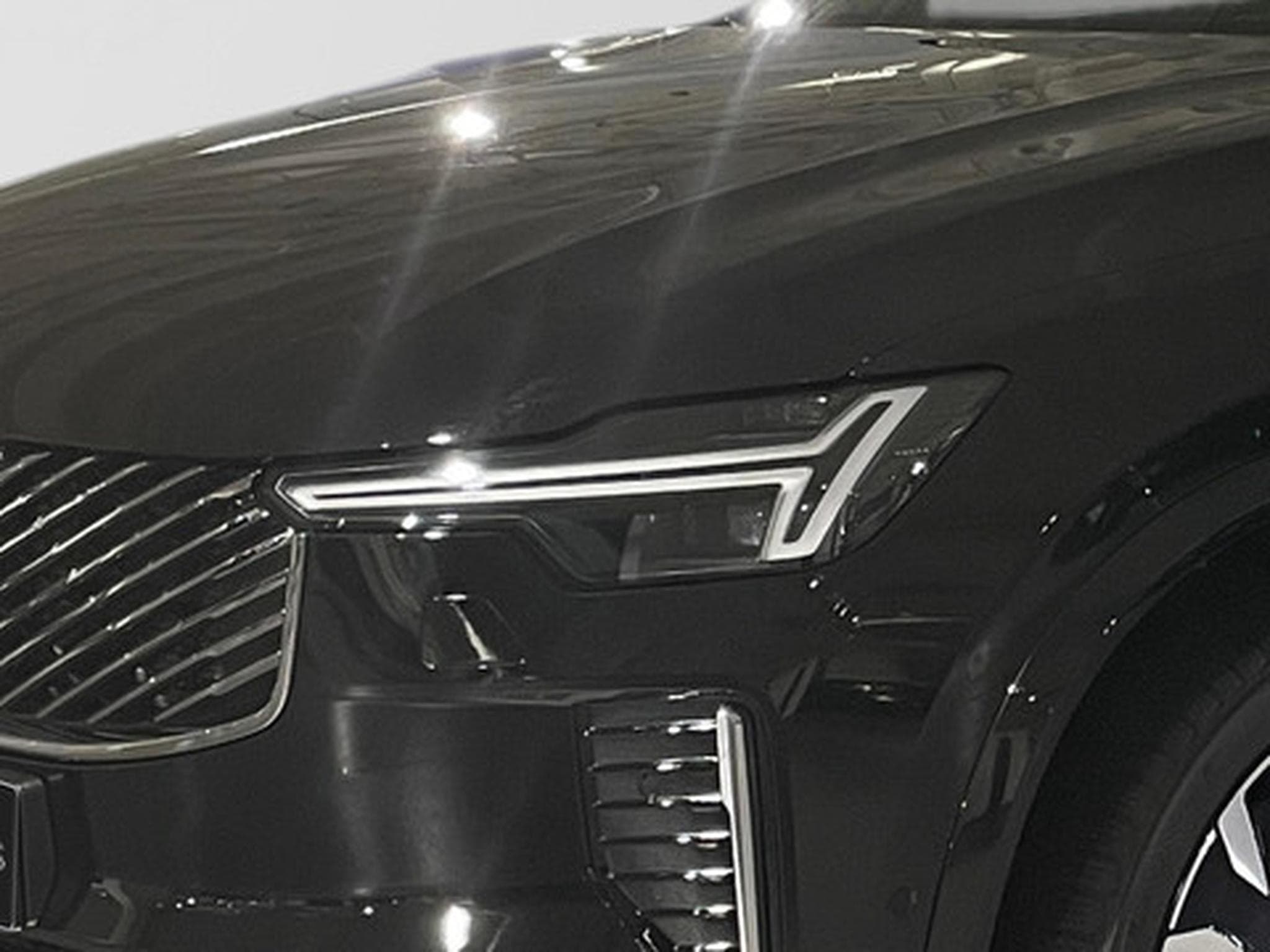 Volvo XC90 2.0 T8 4WD Plus Dark Aut. (2025) - Photo 25