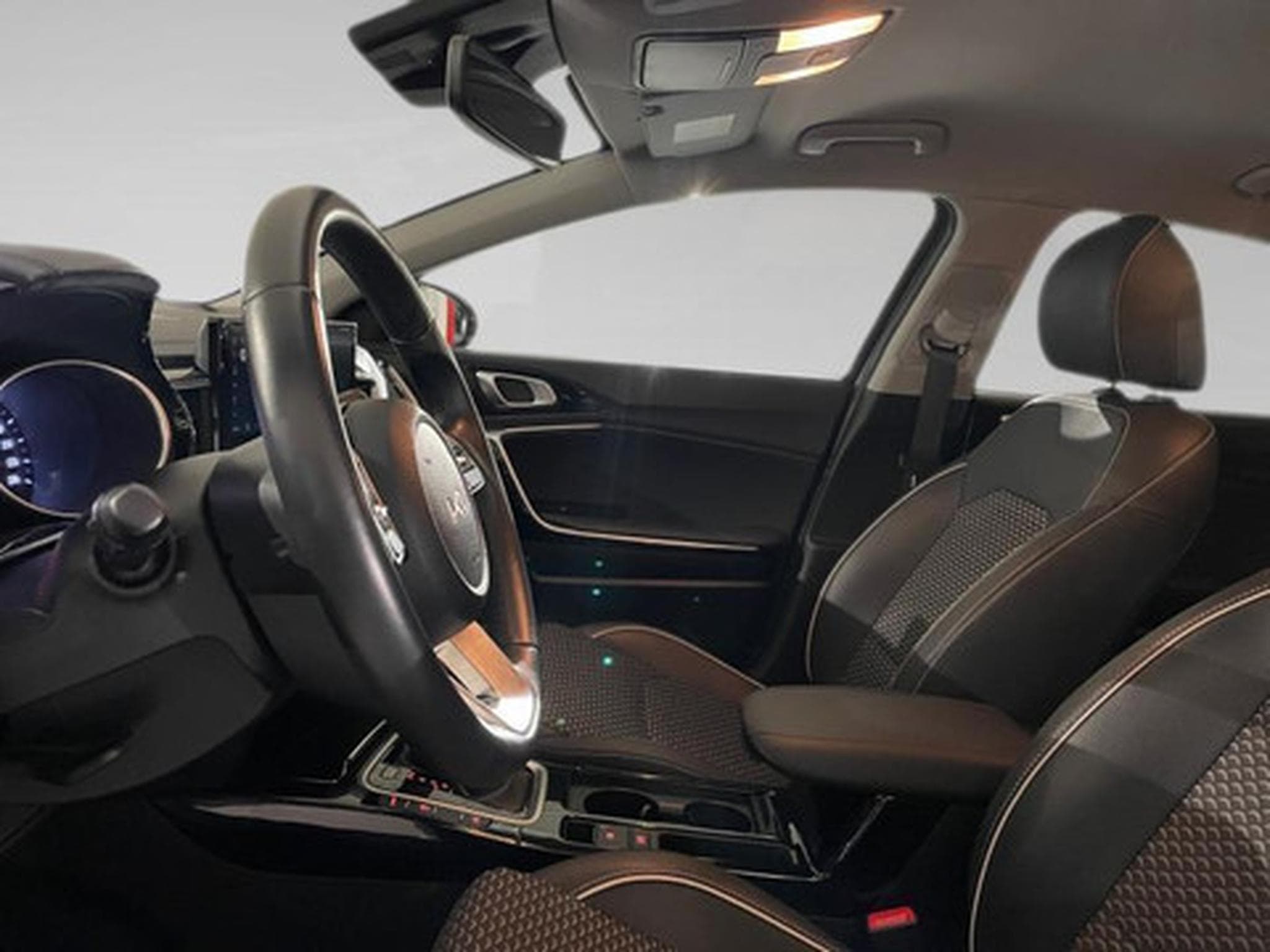 Kia XCeed 1.5 T-GDi 140 DCT Pulse (2024) - Photo 4