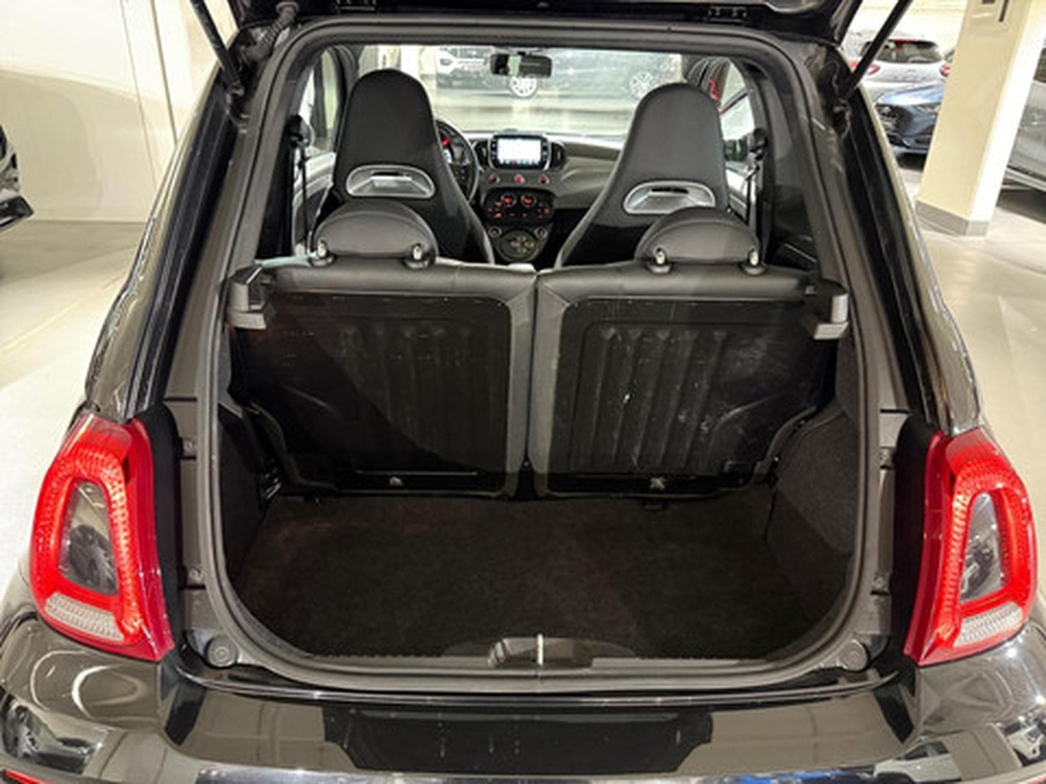 Abarth 500 1.4 T-Jet 595 121kW Turismo (2020) - Photo 12