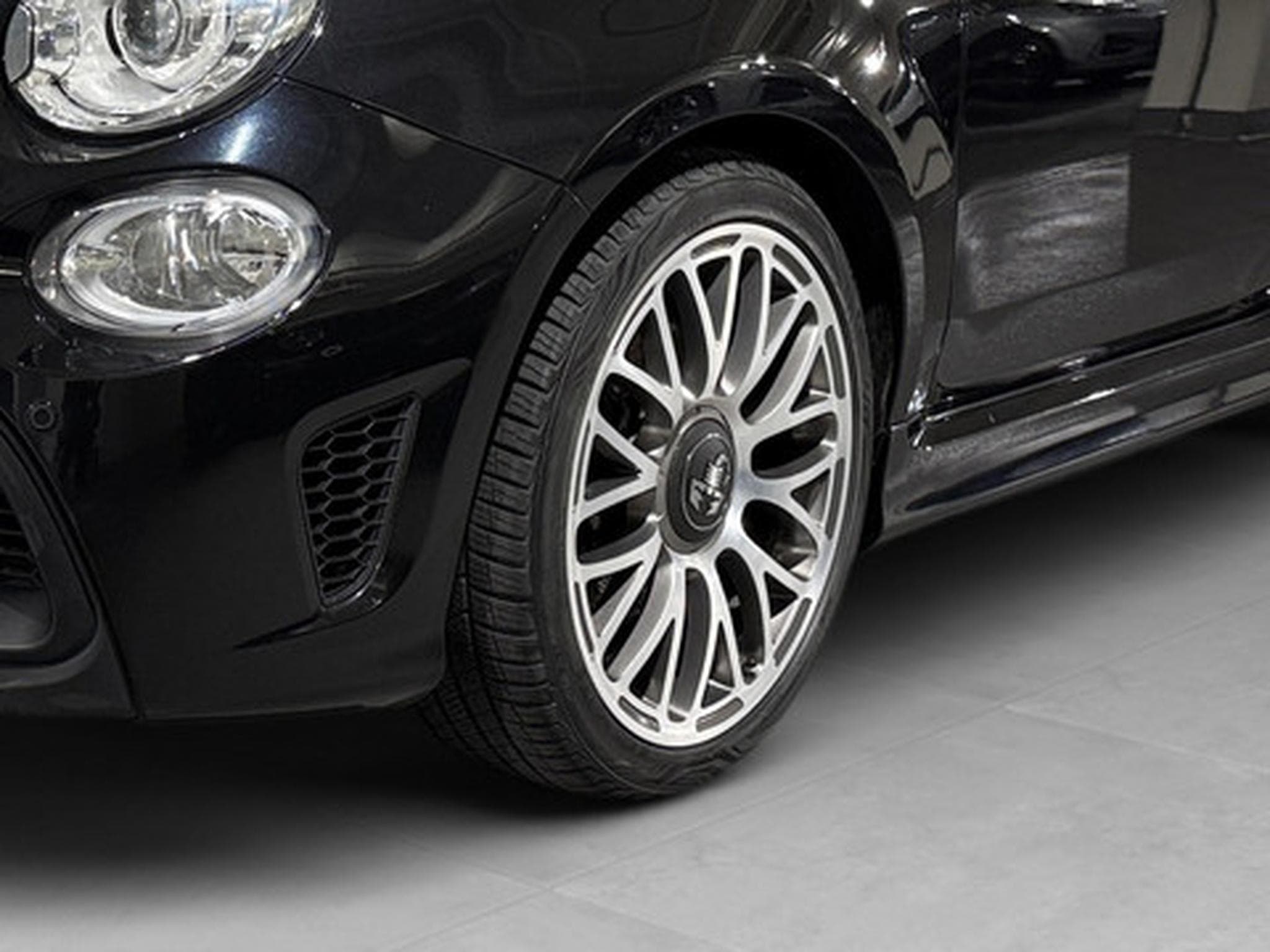 Abarth 500 1.4 T-Jet 595 121kW Turismo (2020) - Photo 20