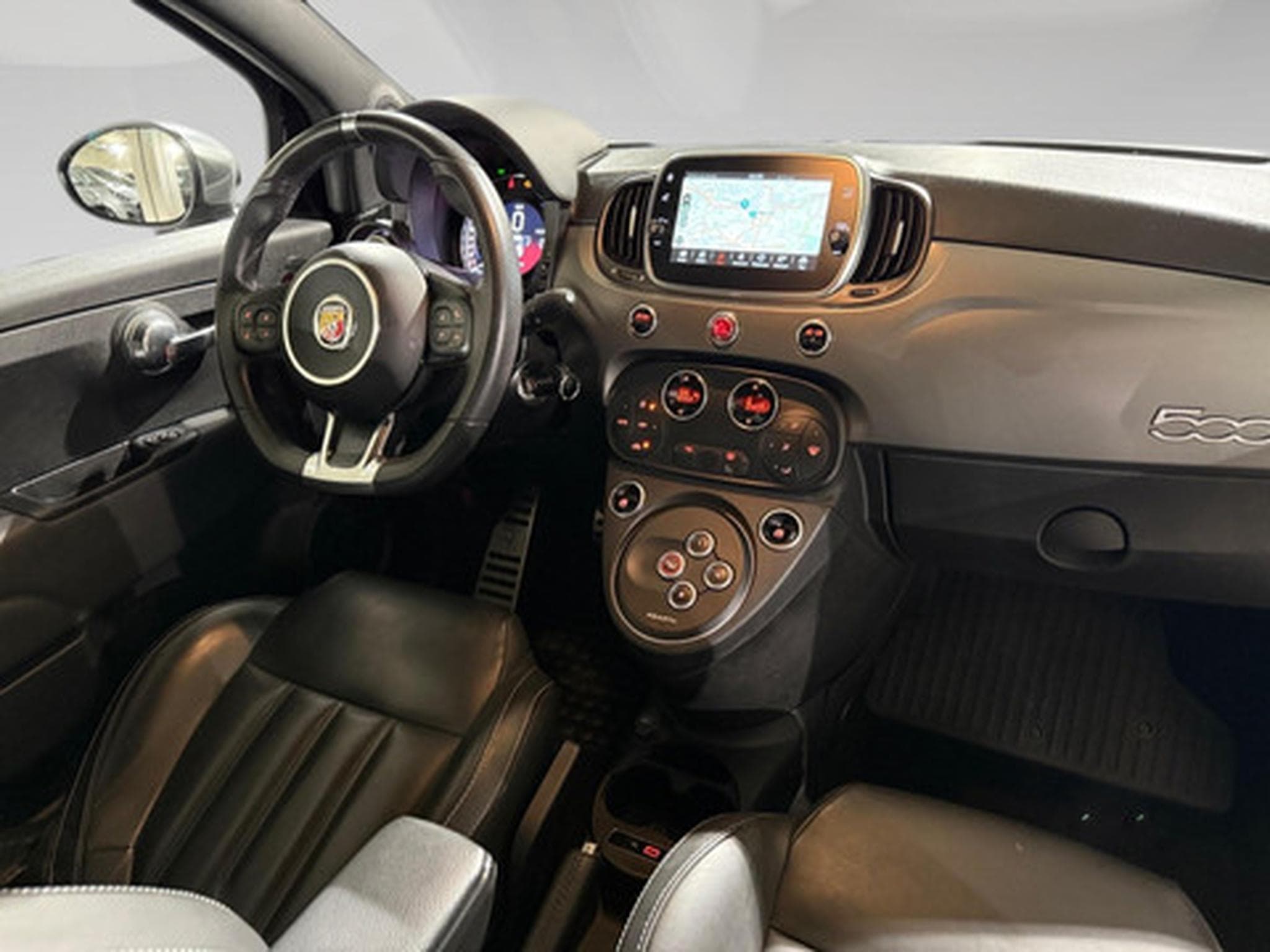 Abarth 500 1.4 T-Jet 595 121kW Turismo (2020) - Photo 7