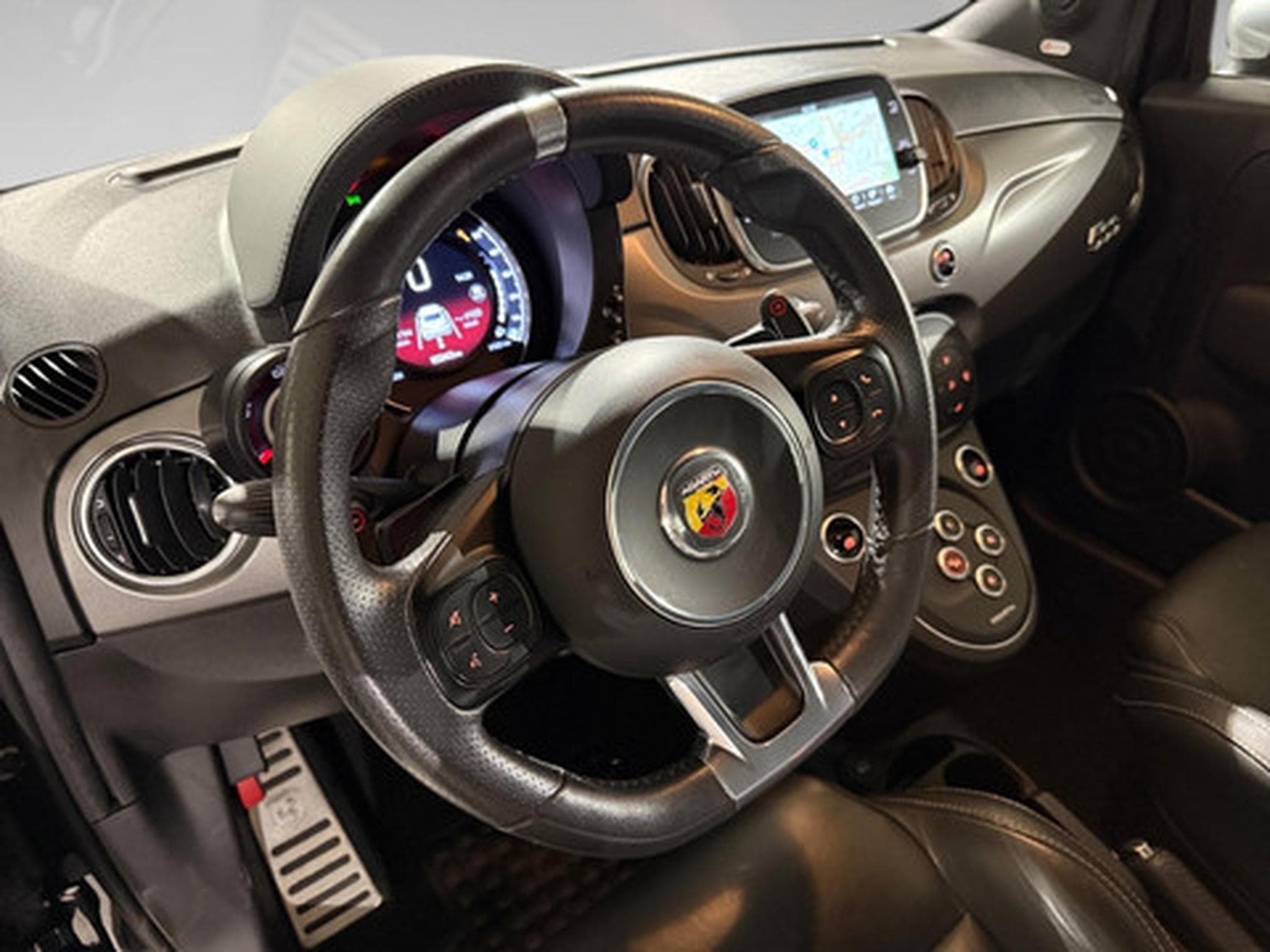 Abarth 500 1.4 T-Jet 595 121kW Turismo (2020) - Photo 8