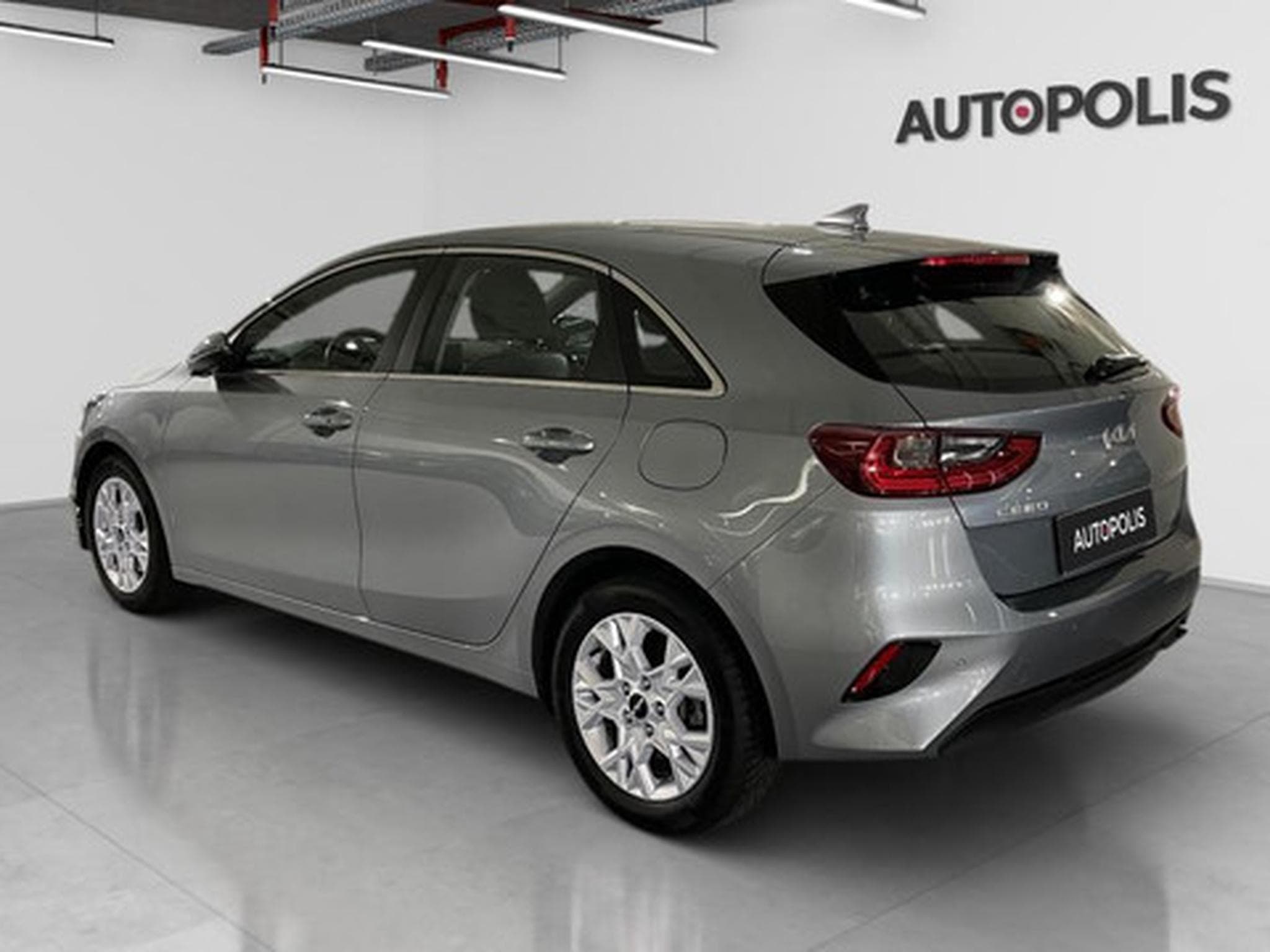 Kia Ceed Pulse 1.0 T-GDI 120 MHEV DCT ISG (2024) - Photo 13