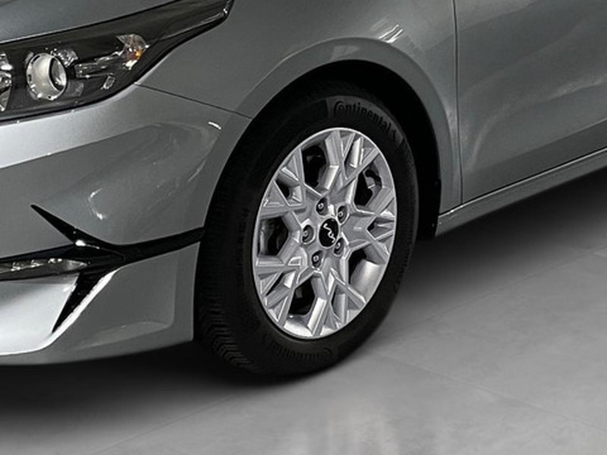 Kia Ceed Pulse 1.0 T-GDI 120 MHEV DCT ISG (2024) - Photo 20