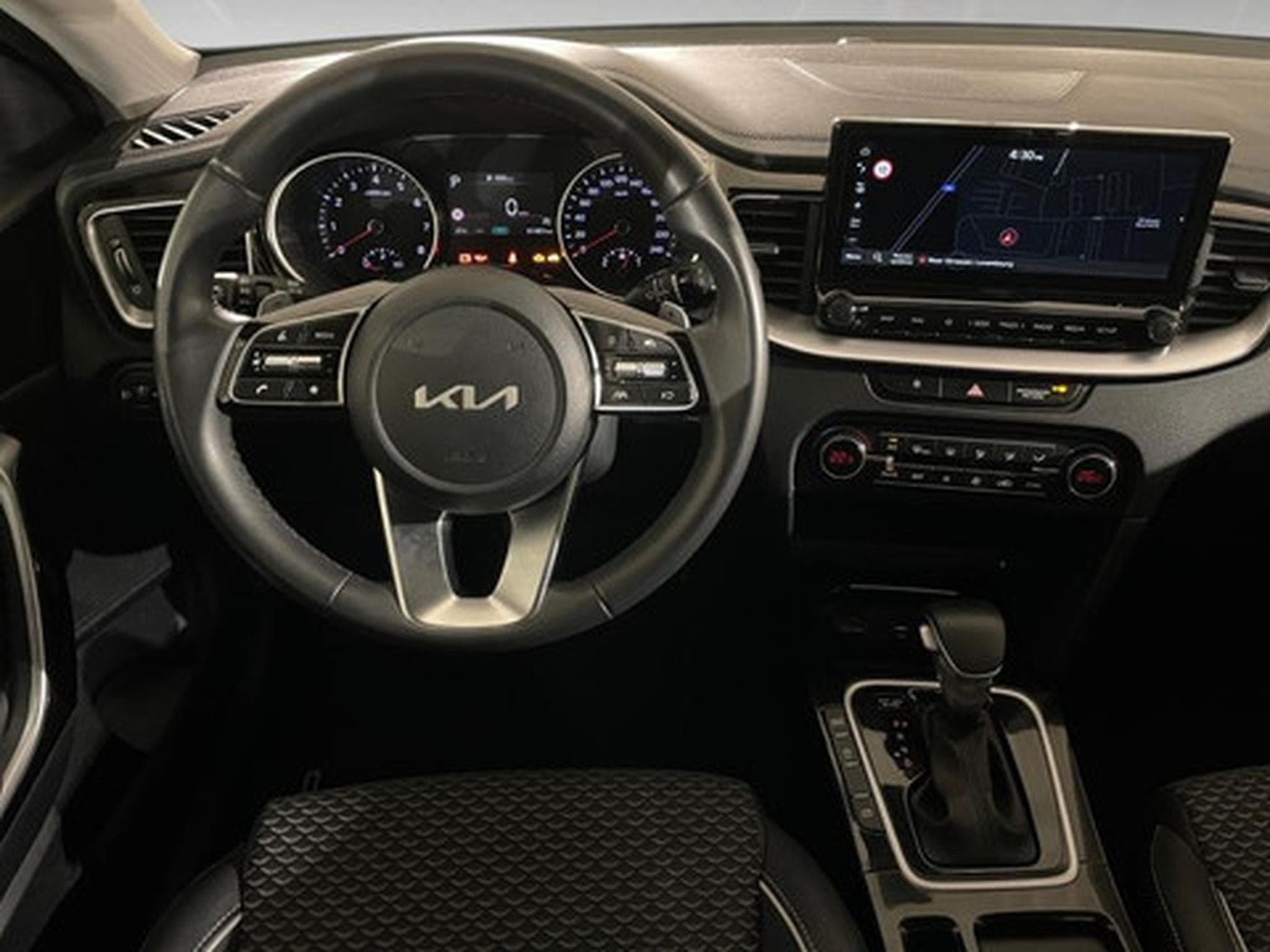 Kia Ceed Pulse 1.0 T-GDI 120 MHEV DCT ISG (2024) - Photo 6
