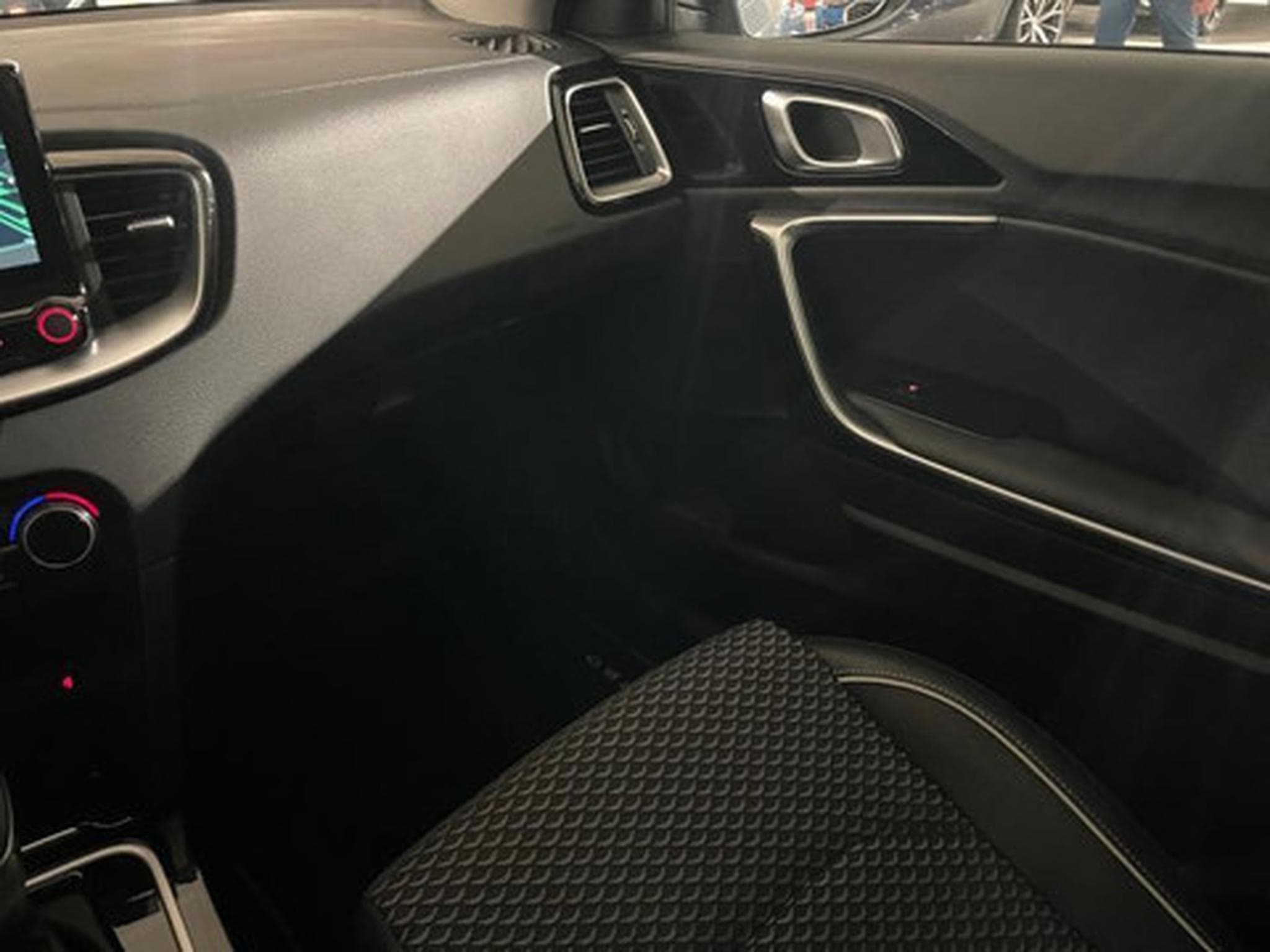 Kia XCeed 1.5 T-GDi 140 DCT Pulse (2024) - Photo 8
