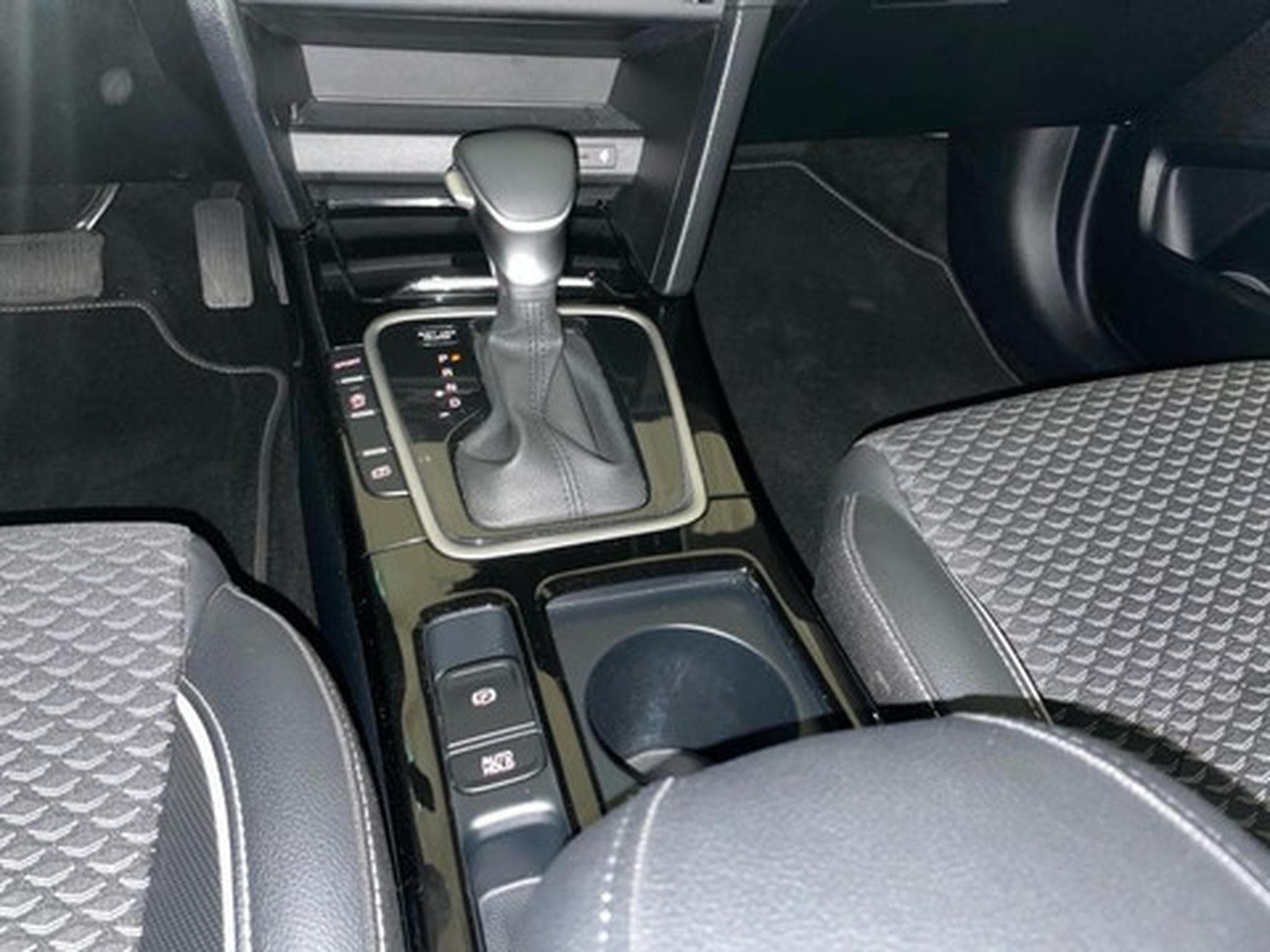 Kia XCeed 1.5 T-GDi 140 DCT Pulse (2024) - Photo 9