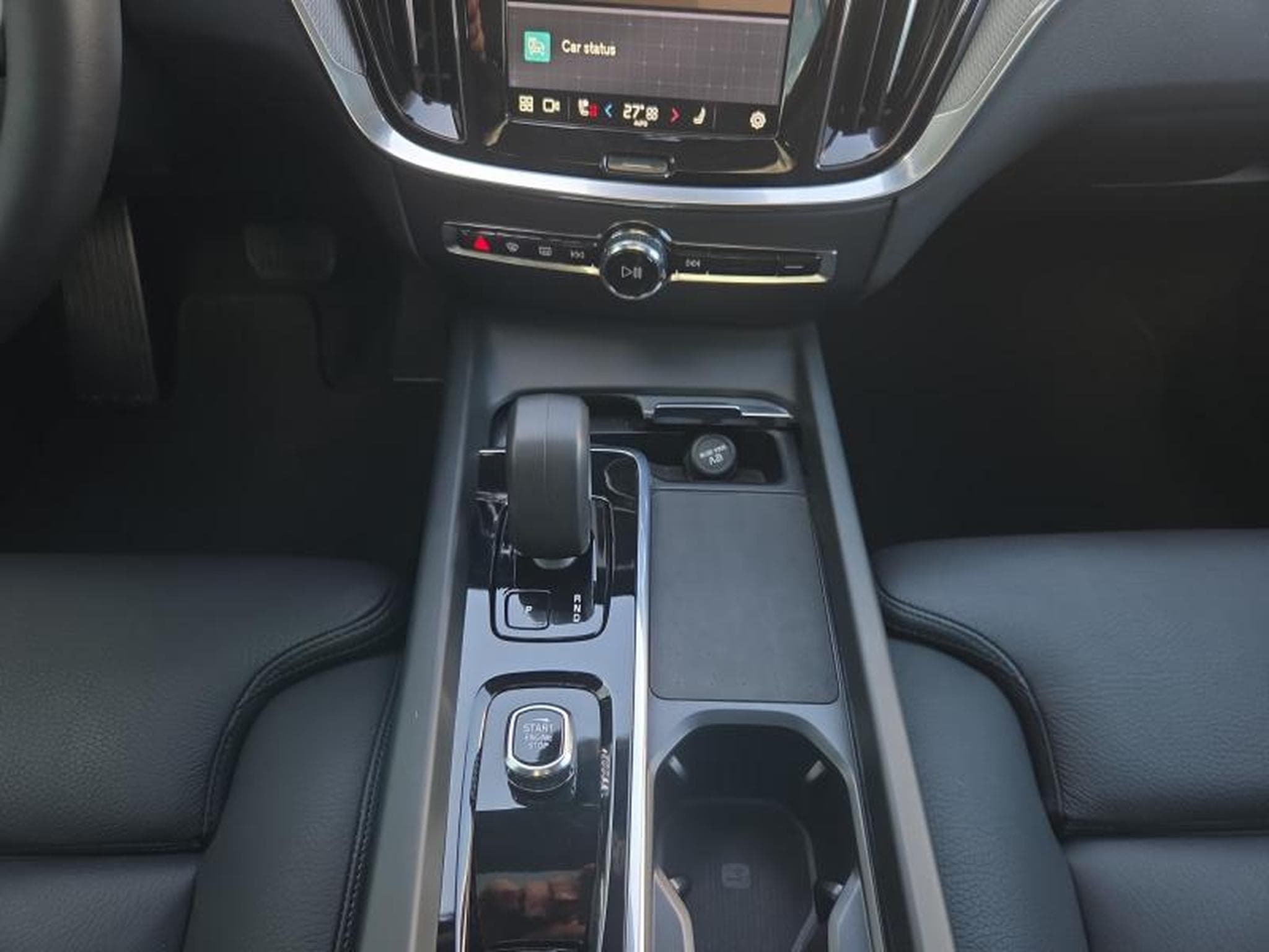 Volvo V60 B4 Plus Dark / Essence (2025) - Photo 11