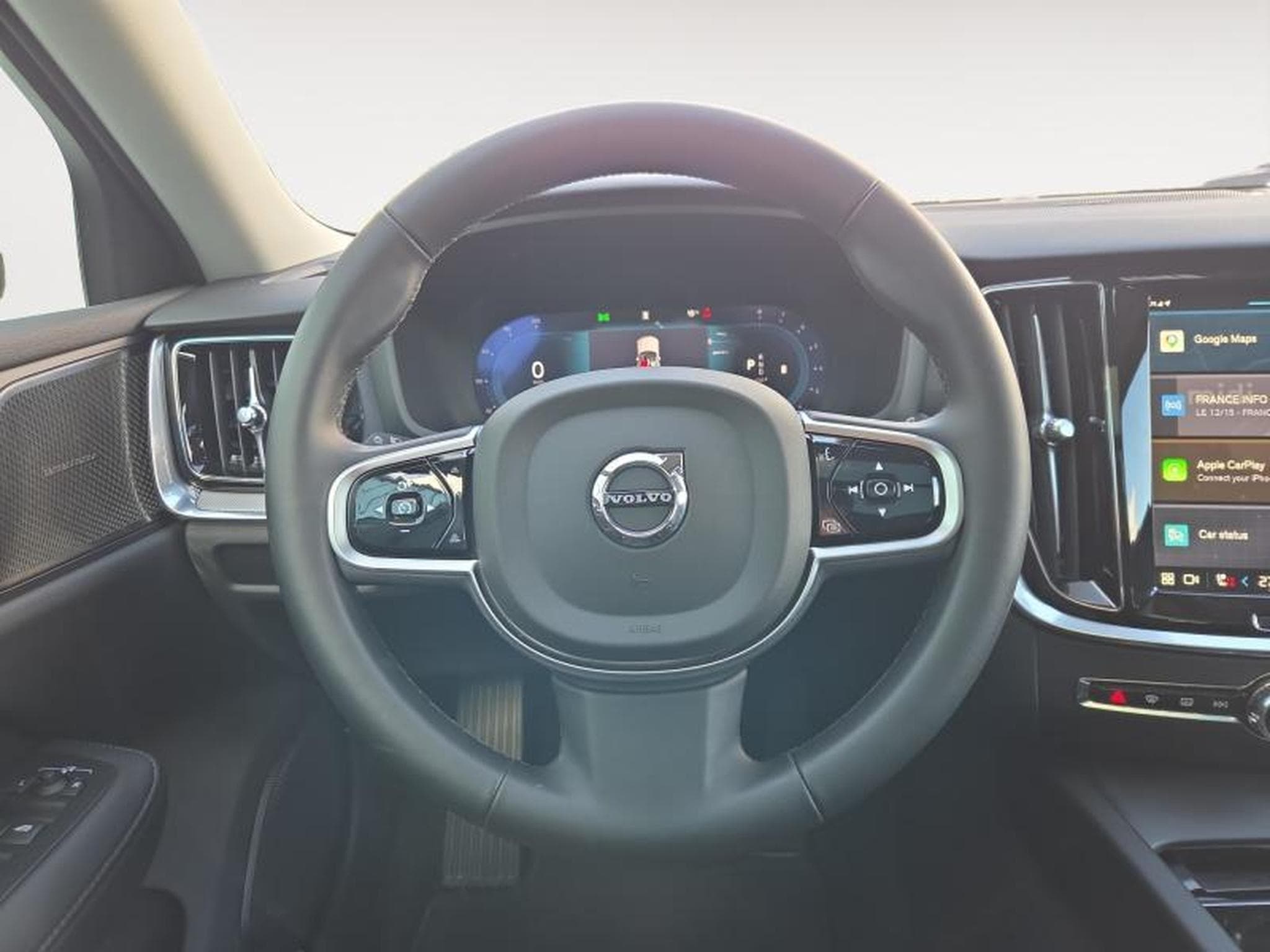 Volvo V60 B4 Plus Dark / Essence (2025) - Photo 12