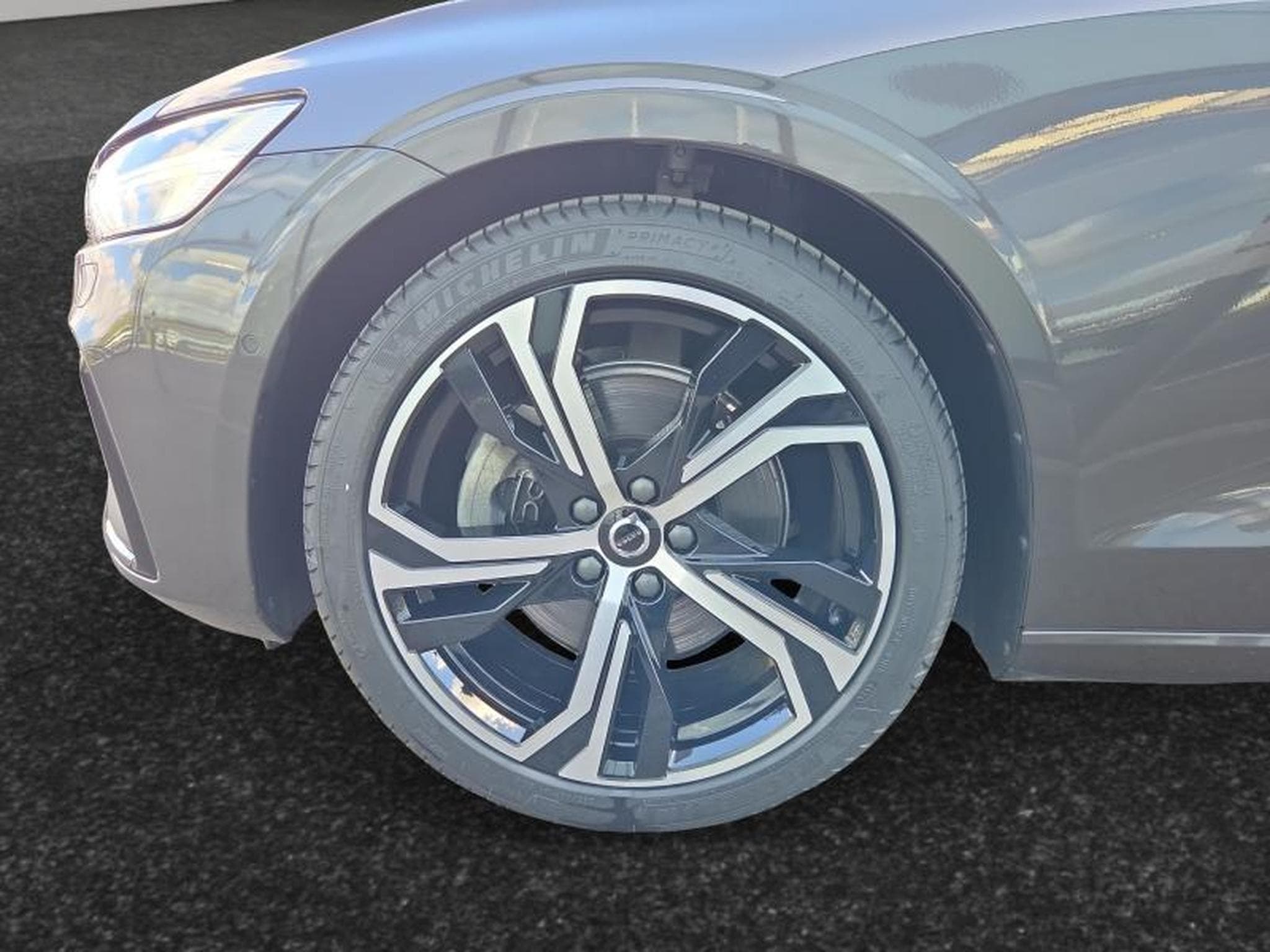 Volvo V60 B4 Plus Dark / Essence (2025) - Photo 14