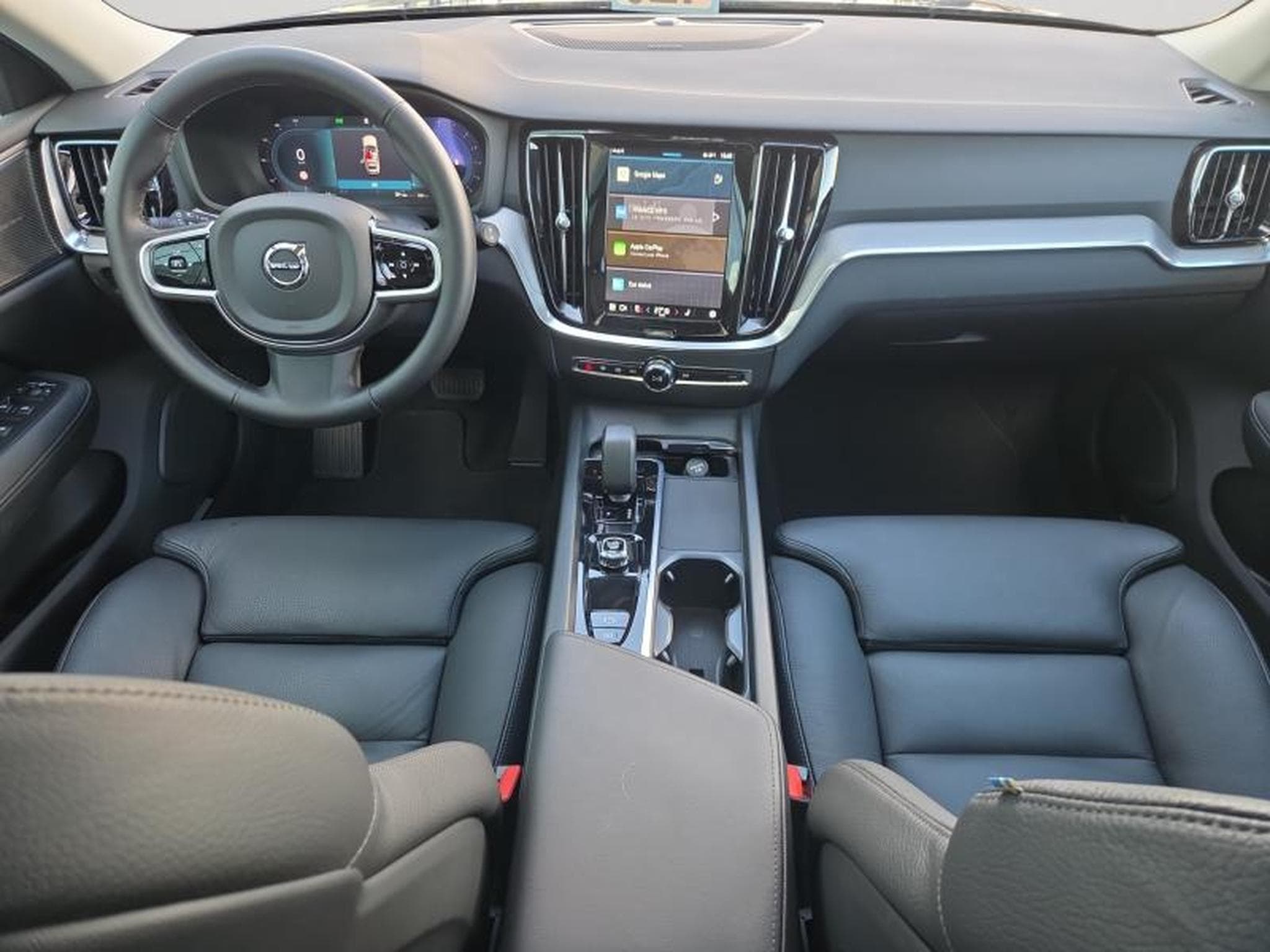 Volvo V60 B4 Plus Dark / Essence (2025) - Photo 3